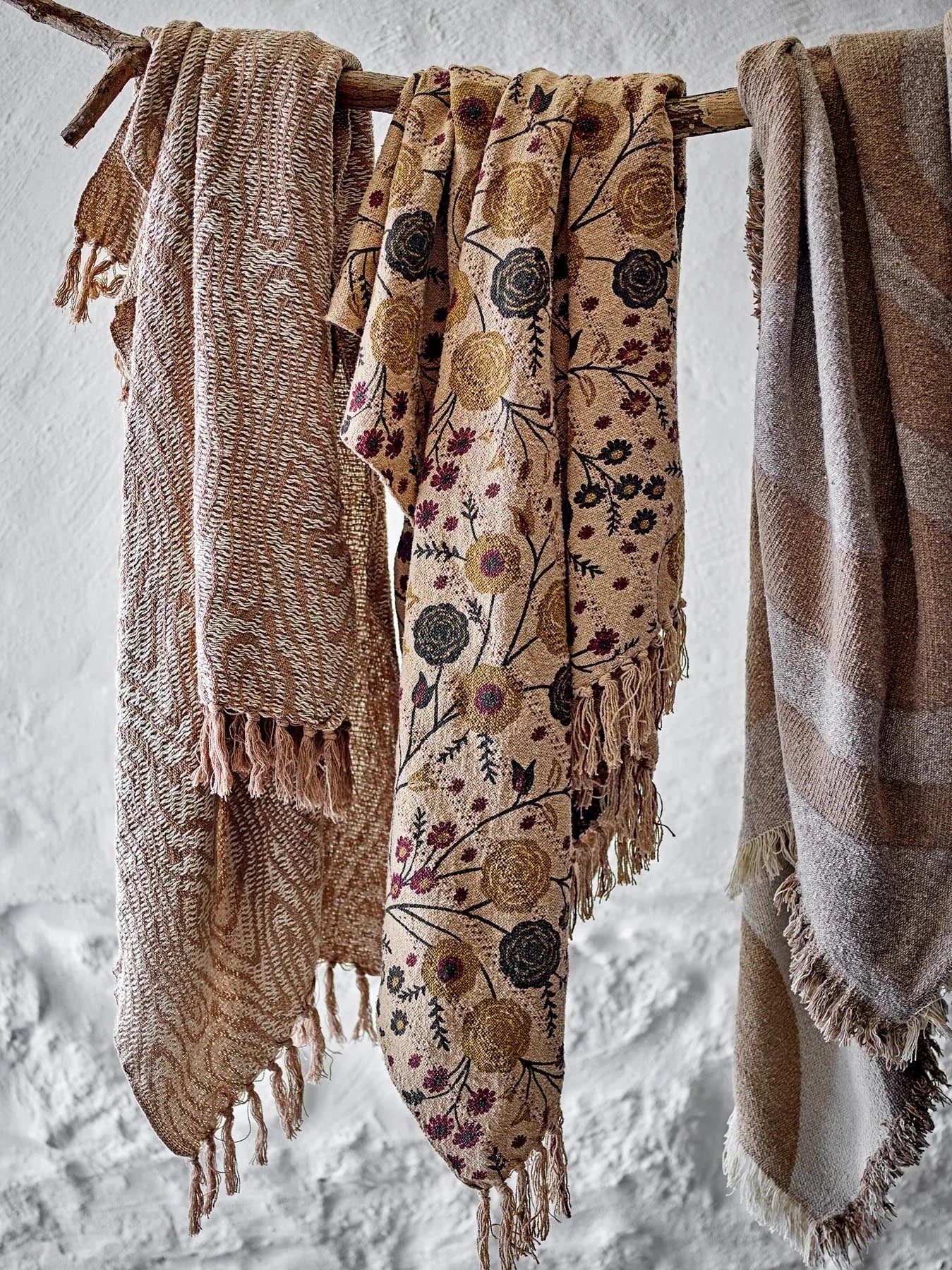 Eydis Decke, Natur, Recycelte Baumwolle in Natur präsentiert im Onlineshop von KAQTU Design AG. Bettüberwurf ist von Bloomingville