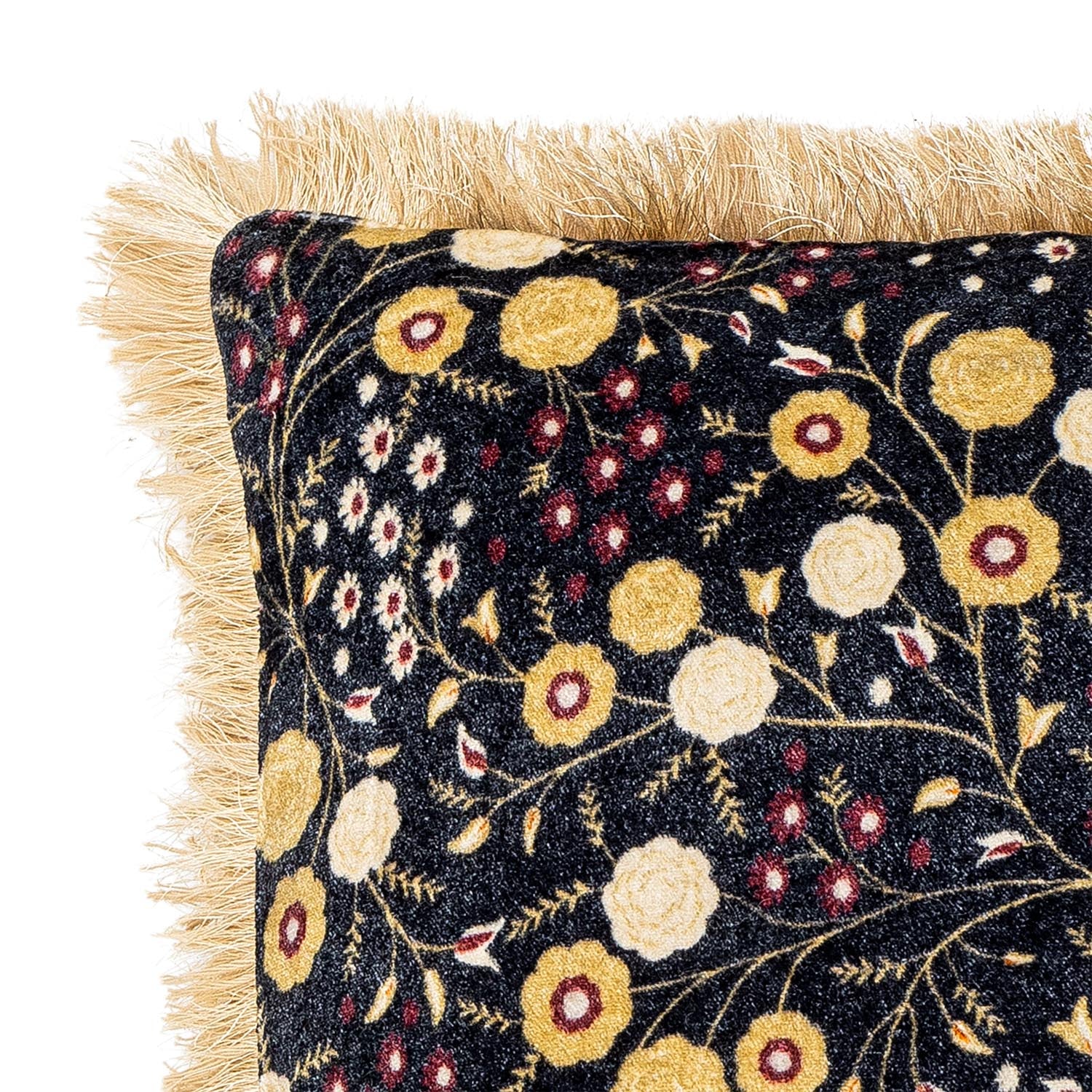 Verleihen Sie Ihrem Wohnraum mit dem Eydis Kissen von Bloomingville in Blau eine elegante Note. Hochwertiger Baumwollvelours und stilvolle Fransen bieten Komfort und Stil.