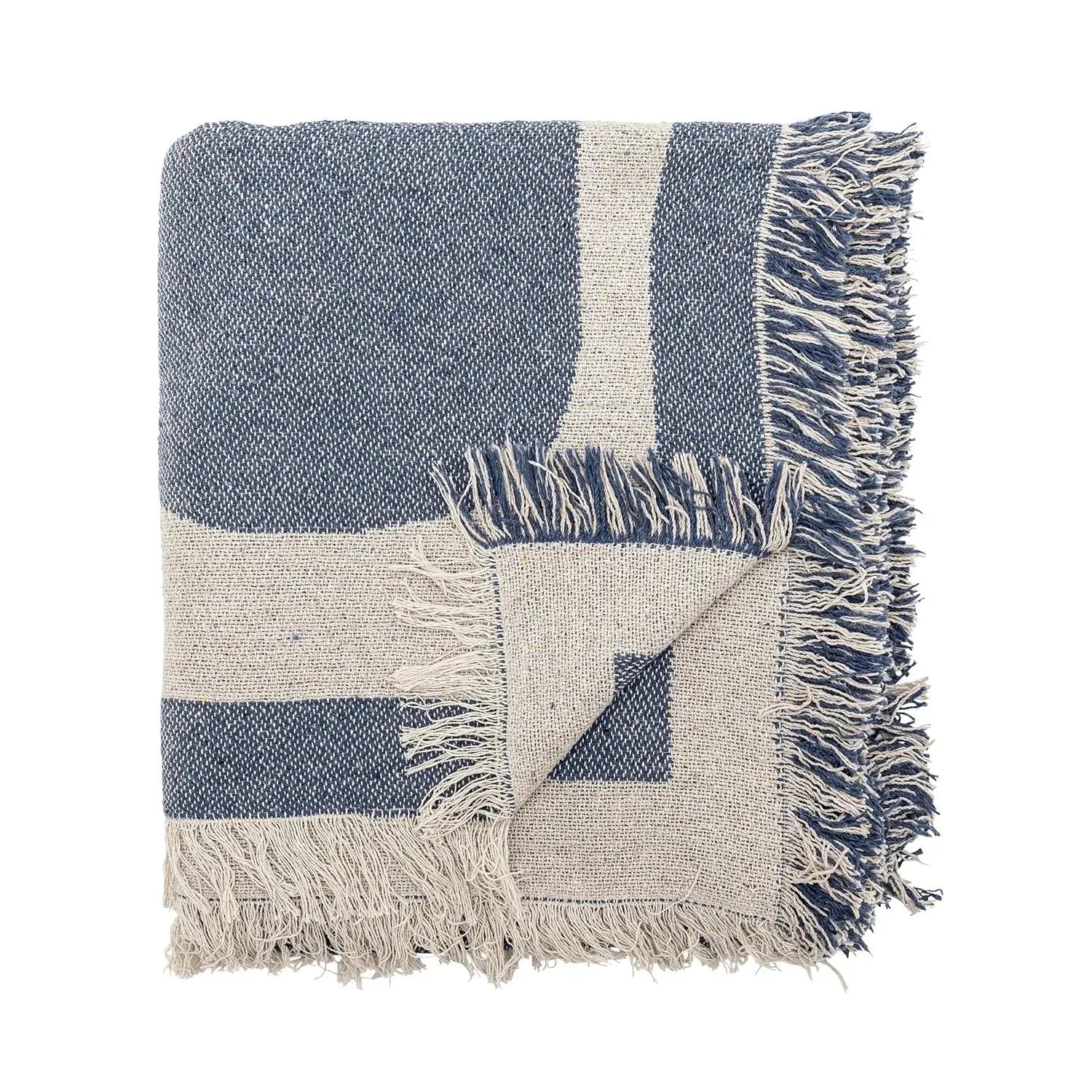 Ethan Decke, Blau, Recycelte Baumwolle in Blau präsentiert im Onlineshop von KAQTU Design AG. Bettüberwurf ist von Bloomingville