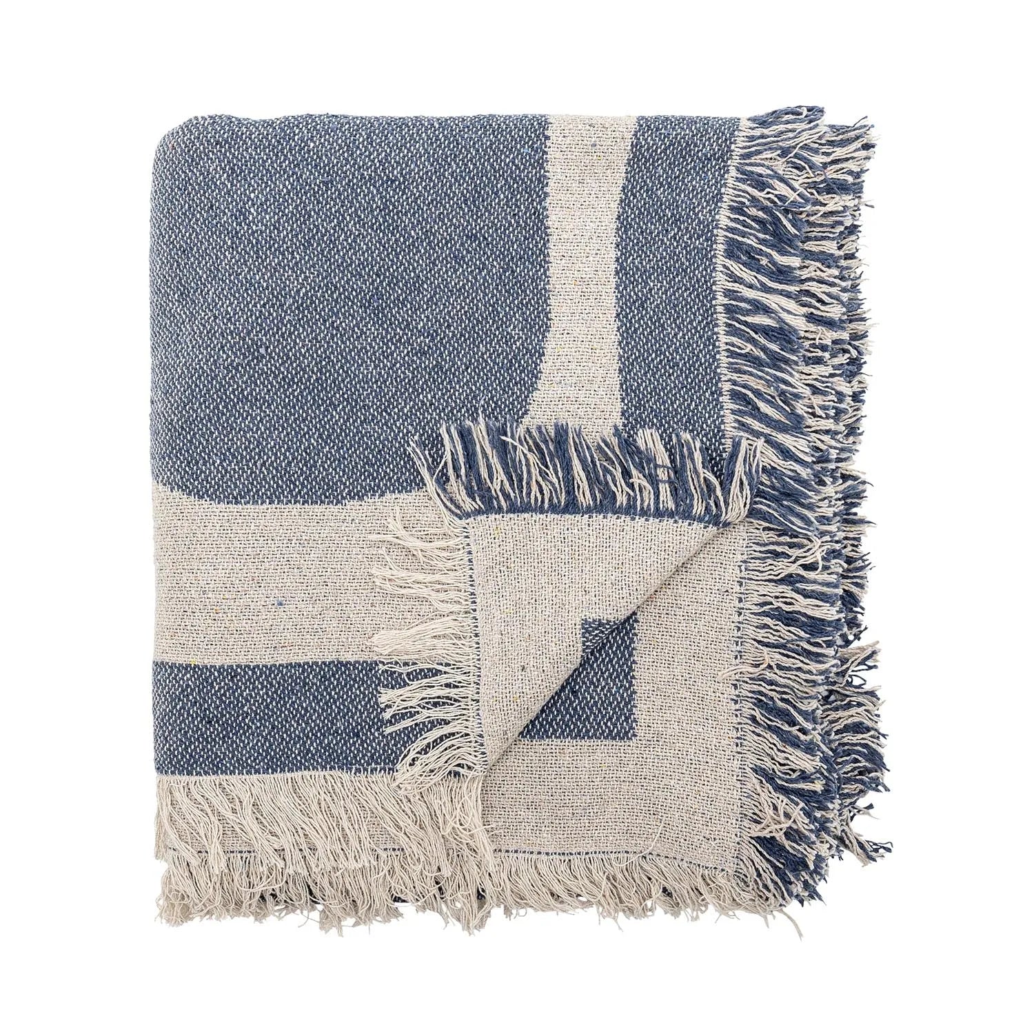 Ethan Decke, Blau, Recycelte Baumwolle in Blau präsentiert im Onlineshop von KAQTU Design AG. Bettüberwurf ist von Bloomingville