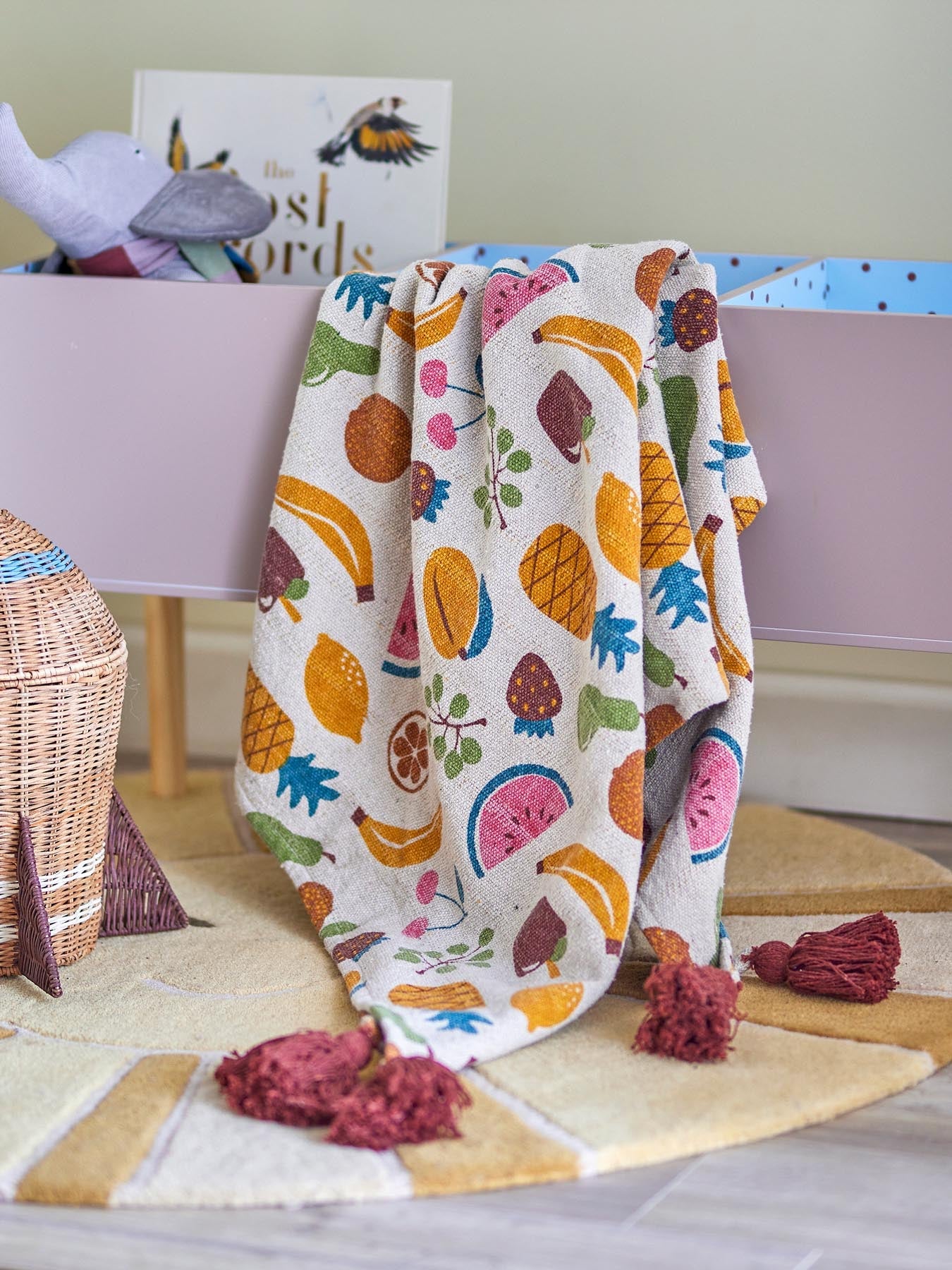 Fruitta Decke, Gelb, Recycelte Baumwolle in Gelb präsentiert im Onlineshop von KAQTU Design AG. Bettüberwurf ist von Bloomingville Mini