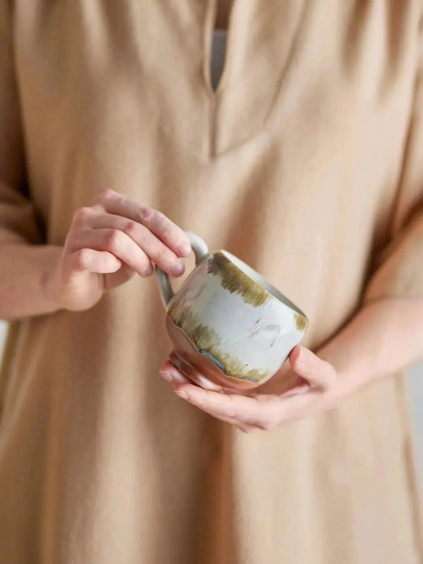 Jade Tasse, Natur, Steingut in Natur präsentiert im Onlineshop von KAQTU Design AG. Tasse ist von Bloomingville