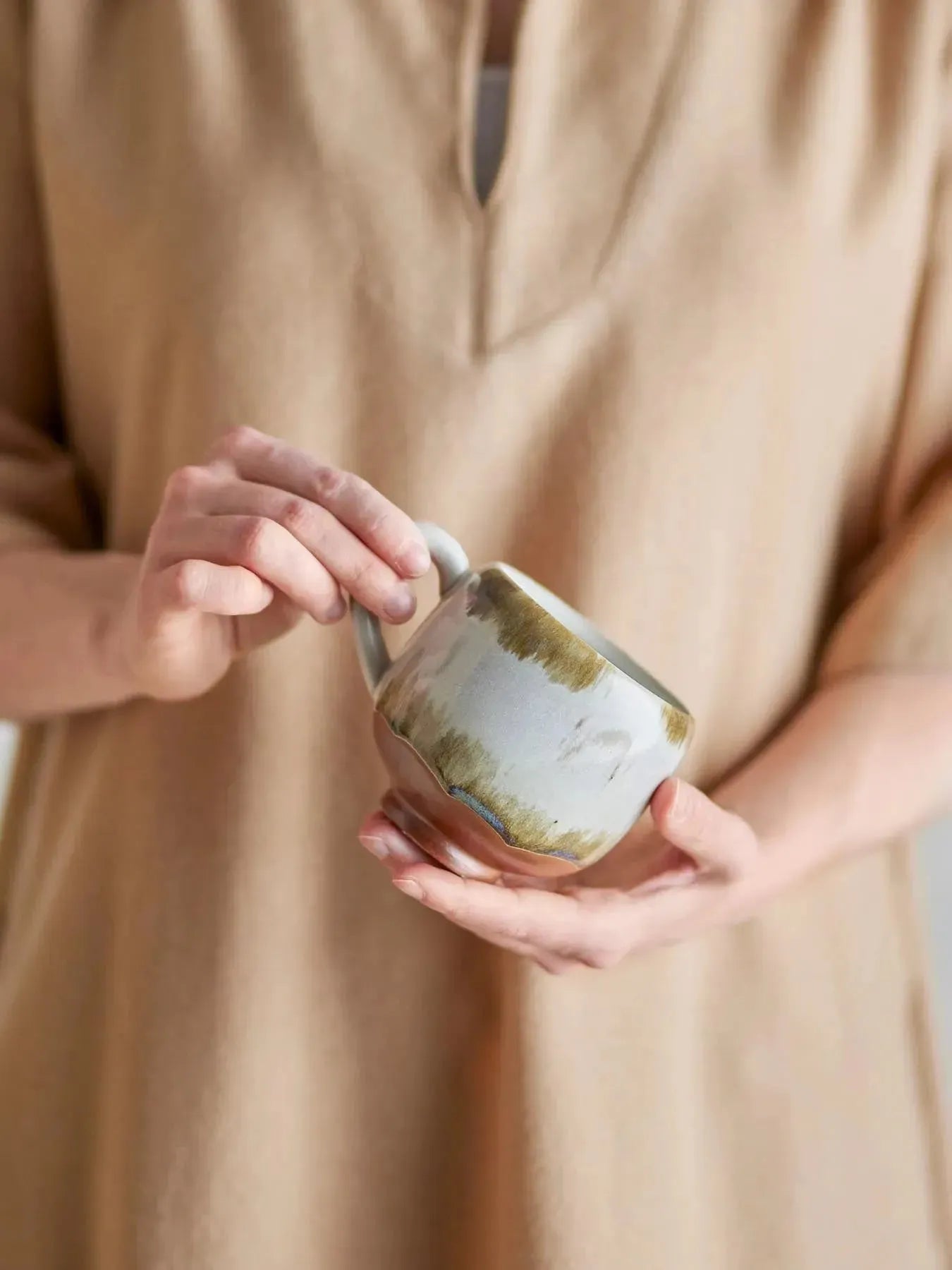 Jade Tasse, Natur, Steingut in Natur präsentiert im Onlineshop von KAQTU Design AG. Tasse ist von Bloomingville