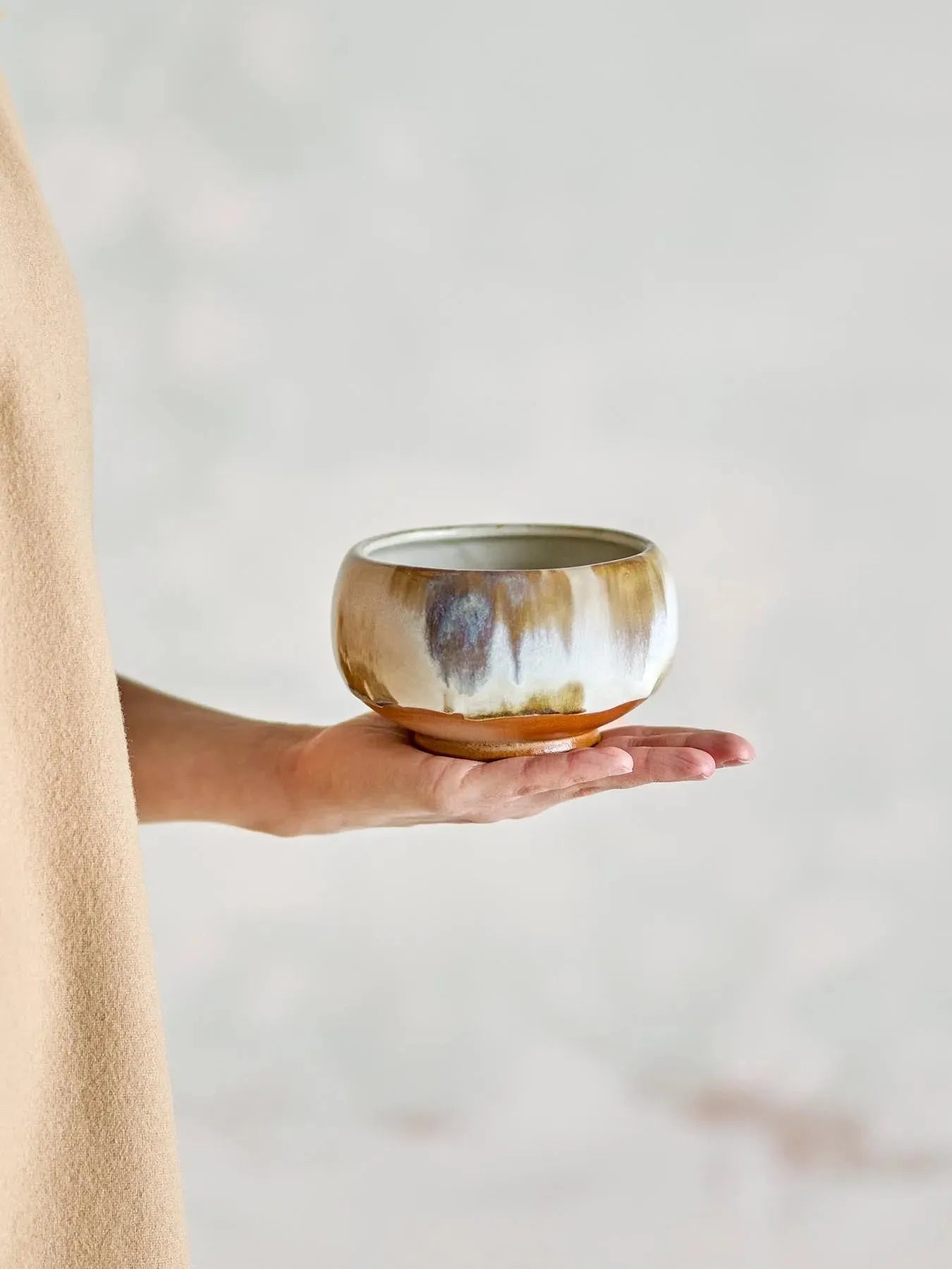 Jade Schale, Natur, Steingut in Natur präsentiert im Onlineshop von KAQTU Design AG. Schale ist von Bloomingville