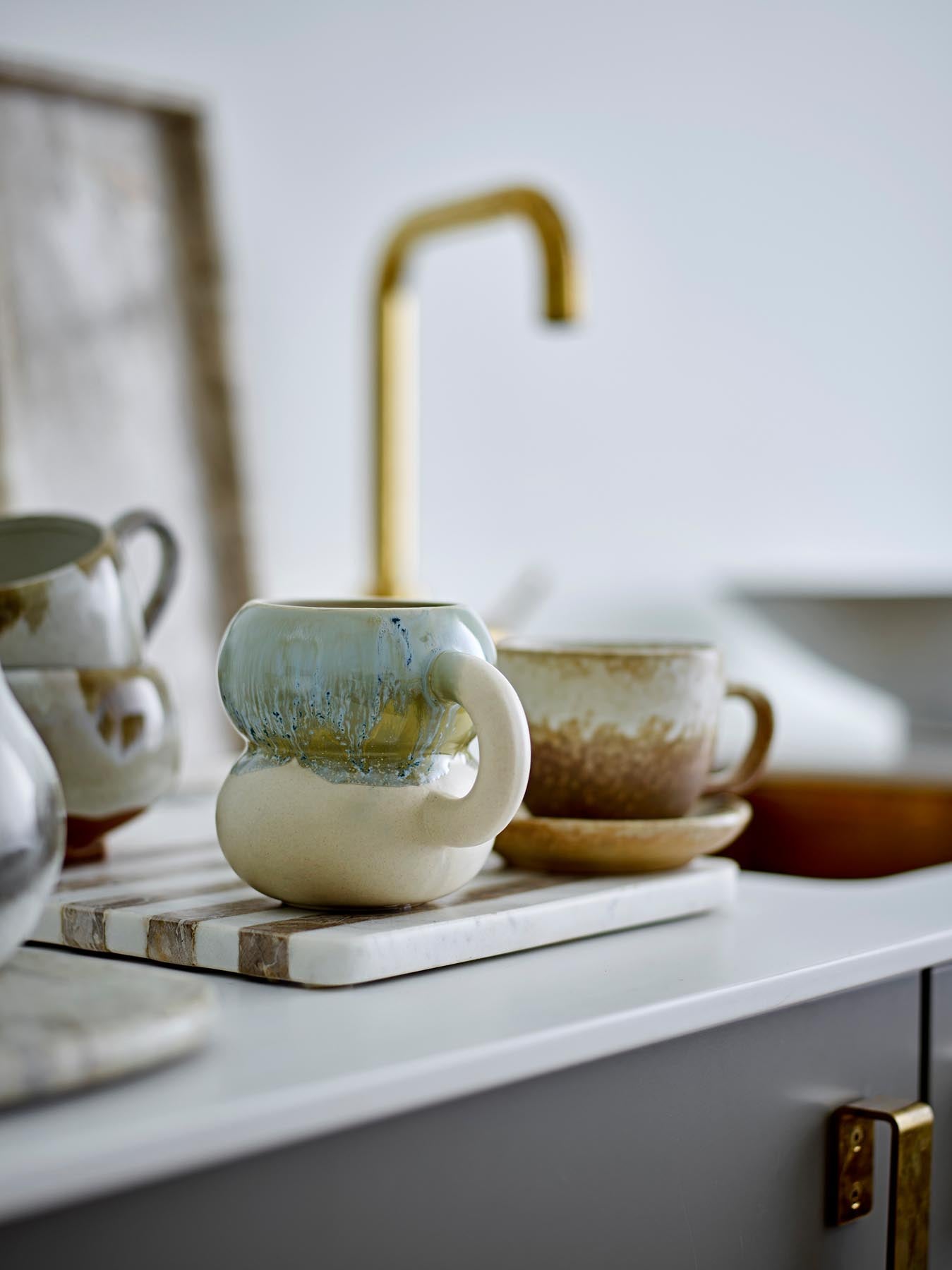 Luna Tasse, Blau, Steingut in Blau präsentiert im Onlineshop von KAQTU Design AG. Tasse ist von Bloomingville