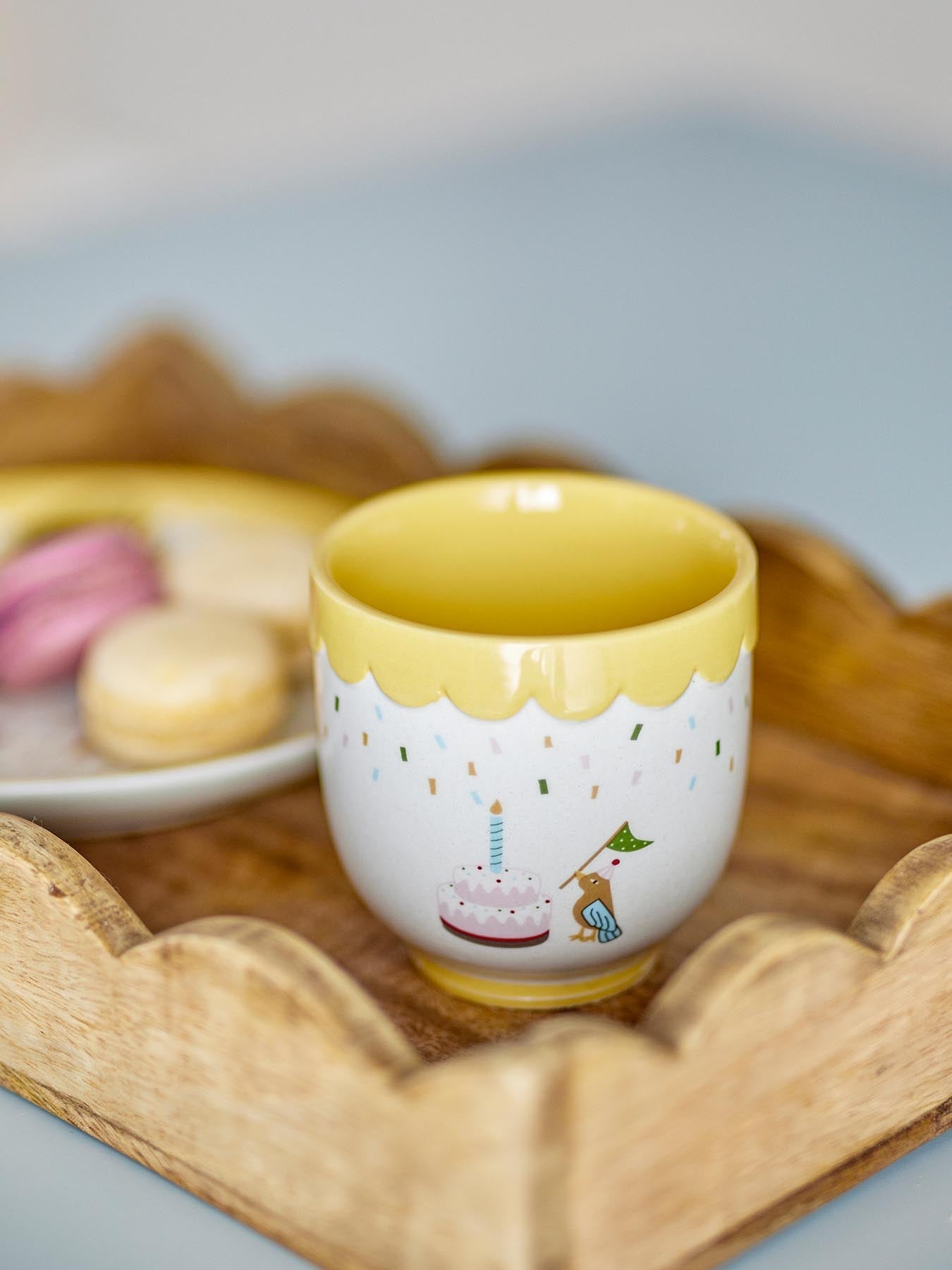 Celebrate Tasse, Gelb, Steingut in Gelb präsentiert im Onlineshop von KAQTU Design AG. Tasse ist von Bloomingville Mini