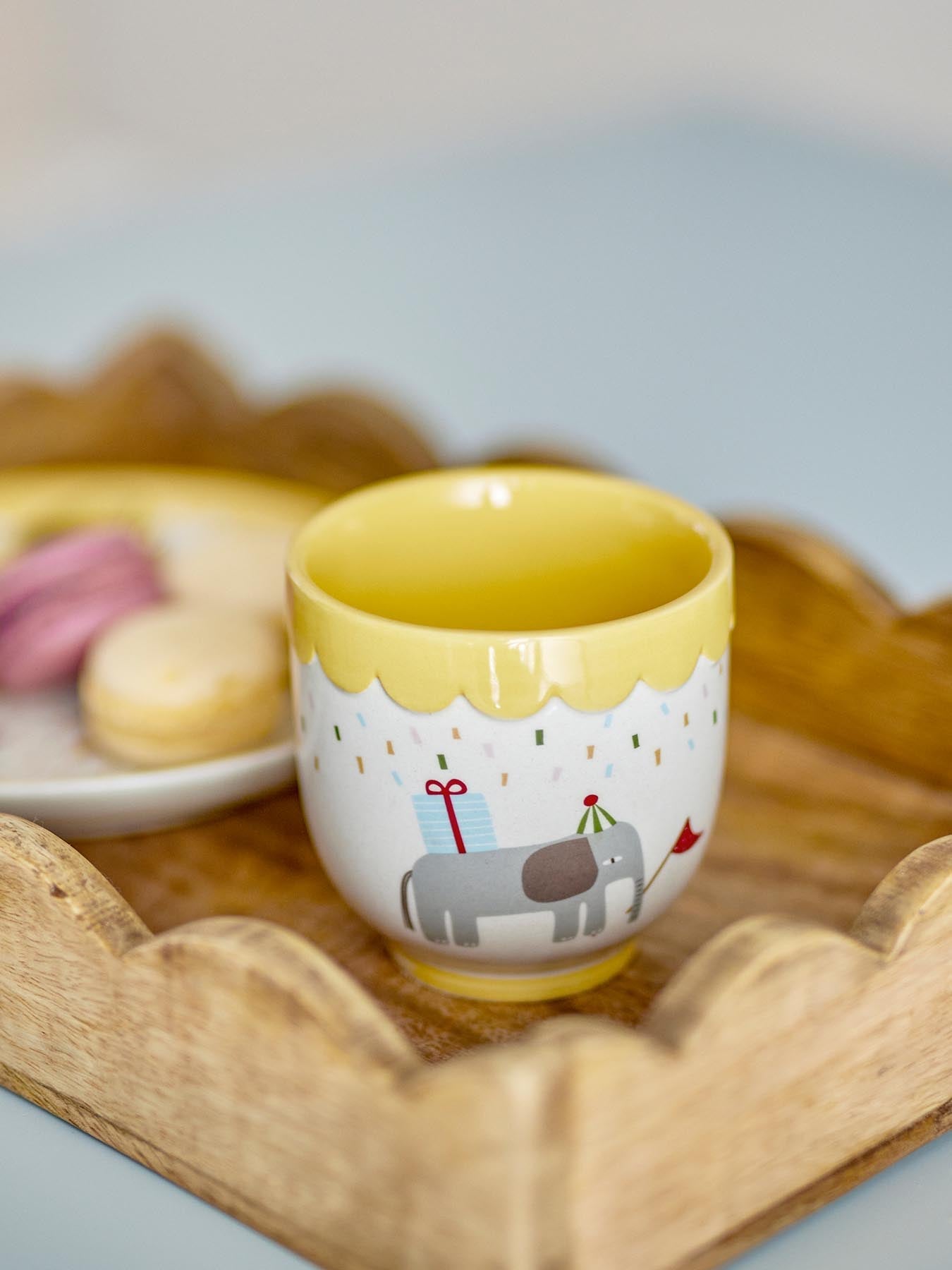Celebrate Tasse, Gelb, Steingut in Gelb präsentiert im Onlineshop von KAQTU Design AG. Tasse ist von Bloomingville Mini