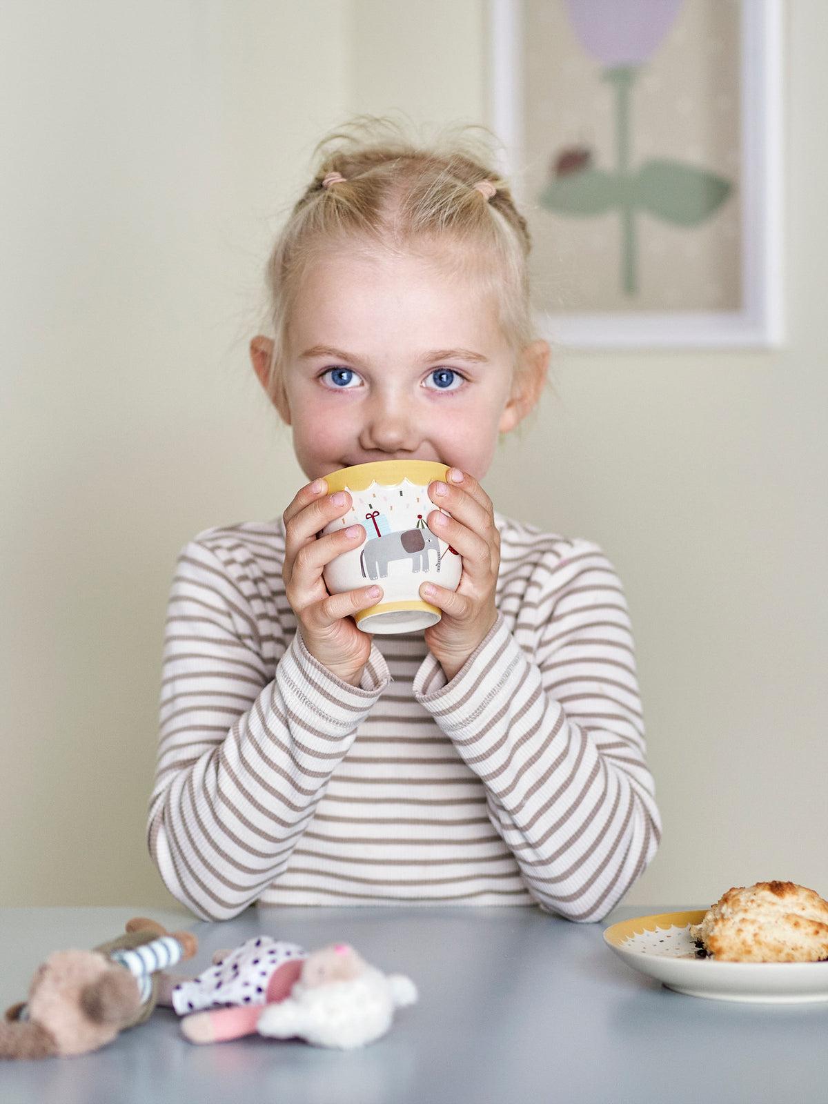 Celebrate Tasse, Gelb, Steingut in Gelb präsentiert im Onlineshop von KAQTU Design AG. Tasse ist von Bloomingville Mini