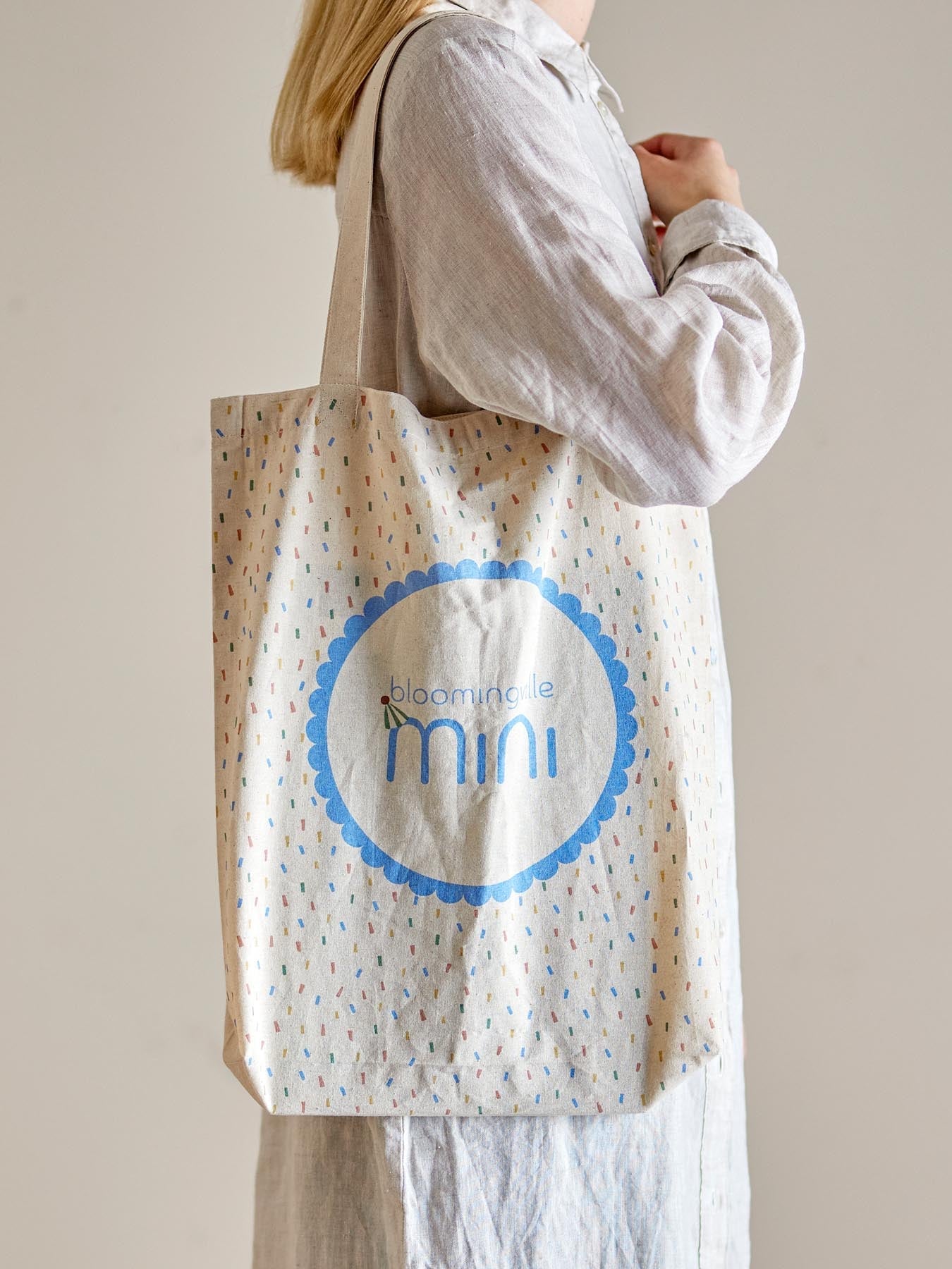 Celebrate Tragetasche, Blau, Baumwolle in Blau präsentiert im Onlineshop von KAQTU Design AG. Tasche ist von Bloomingville Mini