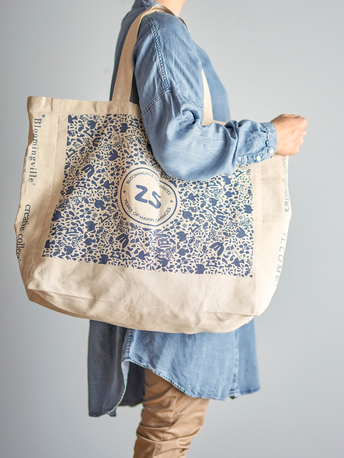 Anniversary Einkaufstasche, Braun, Baumwolle in Braun präsentiert im Onlineshop von KAQTU Design AG. Tasche ist von Bloomingville