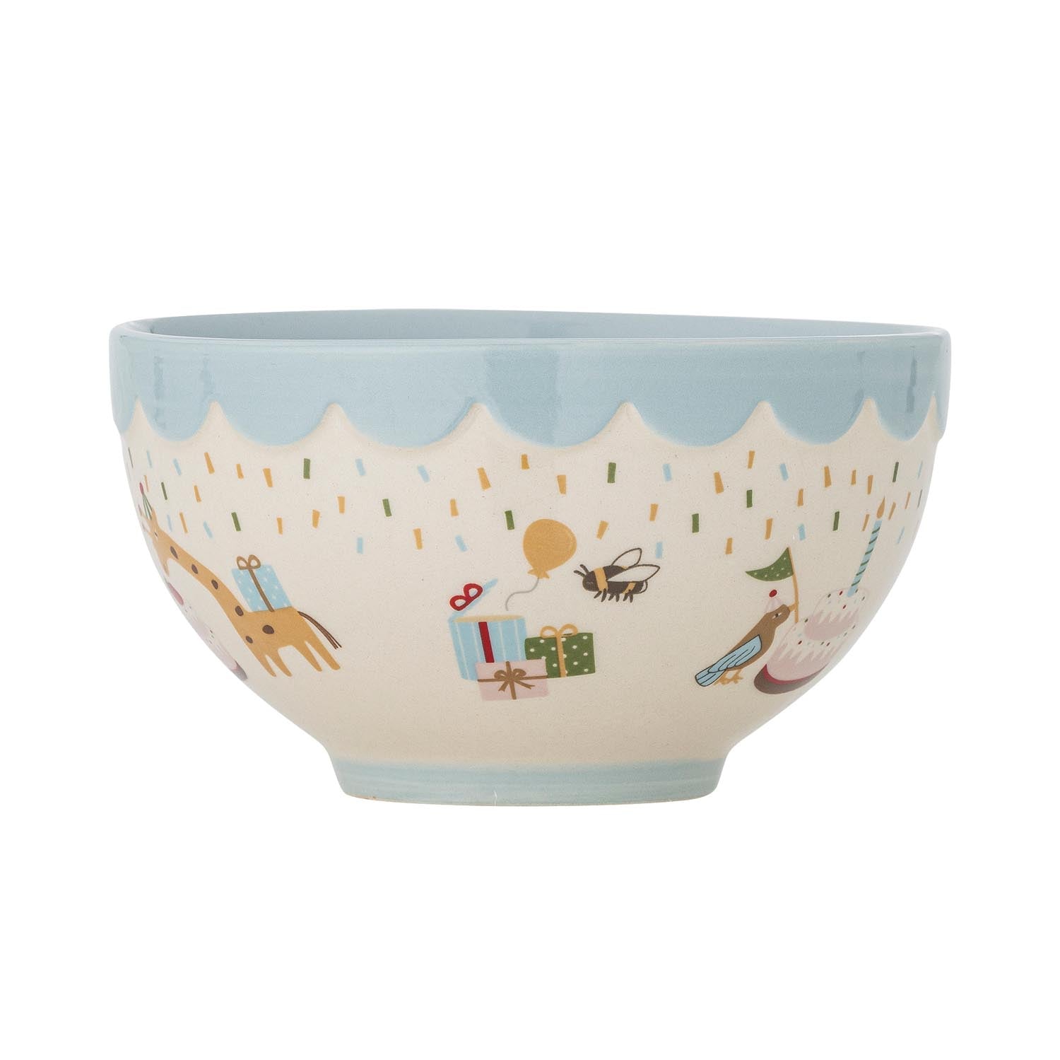 Die Celebrate Schale von Bloomingville Mini in Blau vereint Funktionalität und verspieltes Design. Aus langlebigem Steingut, perfekt für Kinder und Erwachsene!