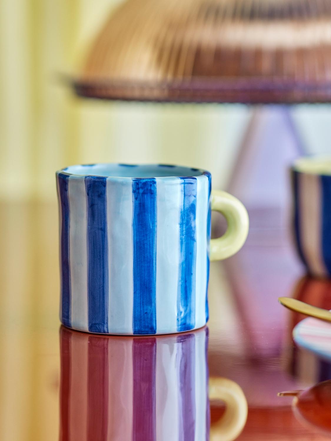 Phoenix Becher, Bunt, Steingut in Multi präsentiert im Onlineshop von KAQTU Design AG. Tasse ist von Bloomingville