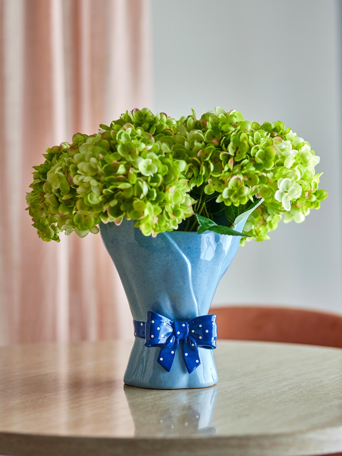 Belivia Vase, Blau, Steingut in Blue präsentiert im Onlineshop von KAQTU Design AG. Vase ist von Bloomingville