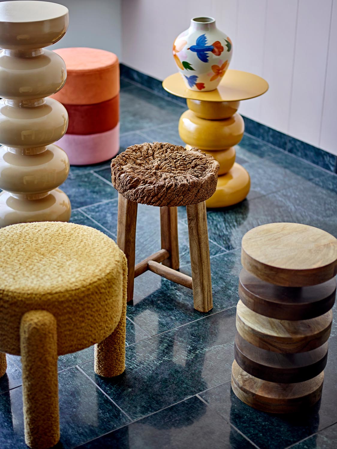Maricala Vase, Bunt, Steingut in Multi präsentiert im Onlineshop von KAQTU Design AG. Vase ist von Bloomingville