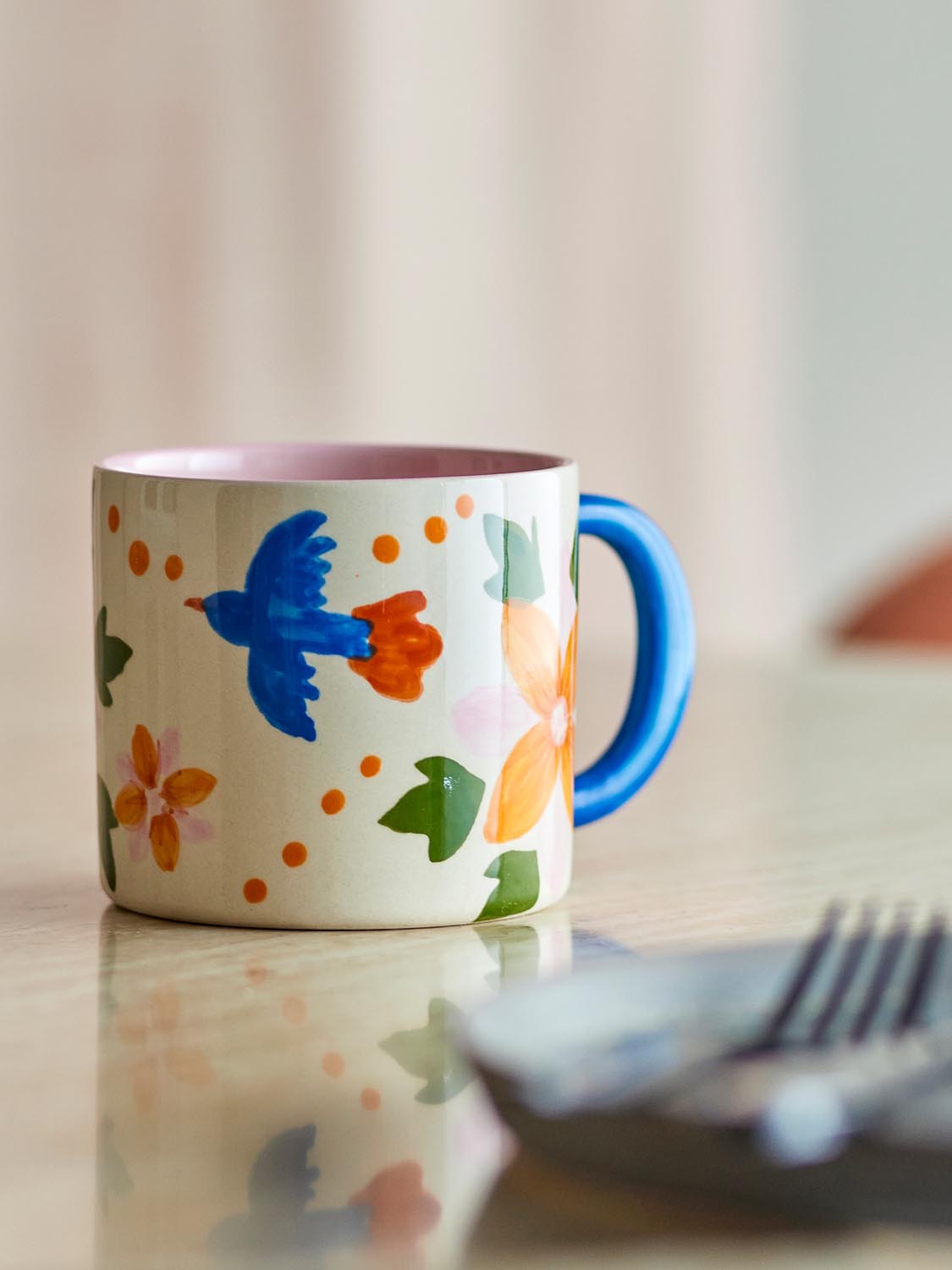 Maricala Tasse, Bunt, Steingut in Multi präsentiert im Onlineshop von KAQTU Design AG. Tasse ist von Bloomingville