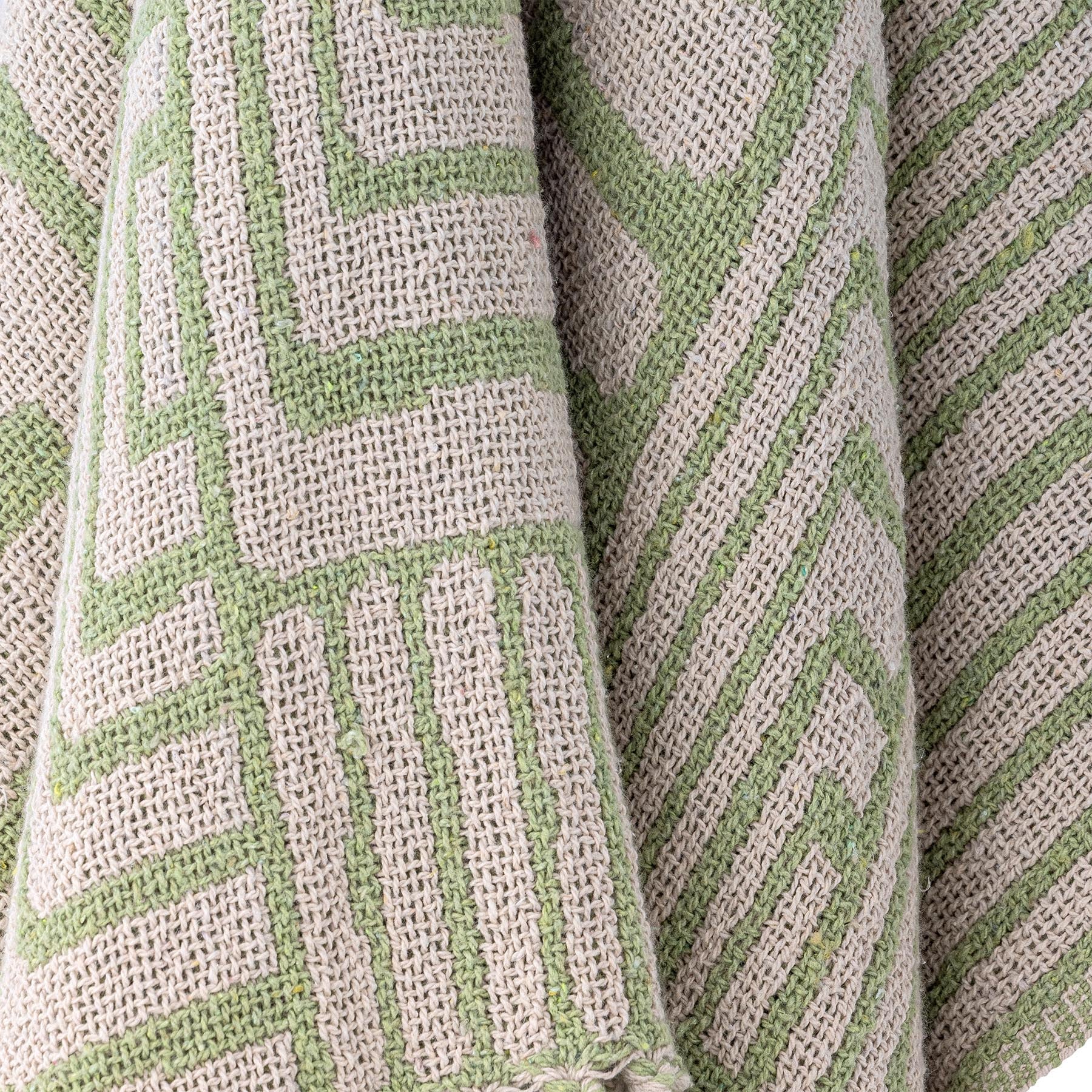 Velva Decke, Grün, Recycelte Baumwolle in Green präsentiert im Onlineshop von KAQTU Design AG. Bettüberwurf ist von Creative Collection