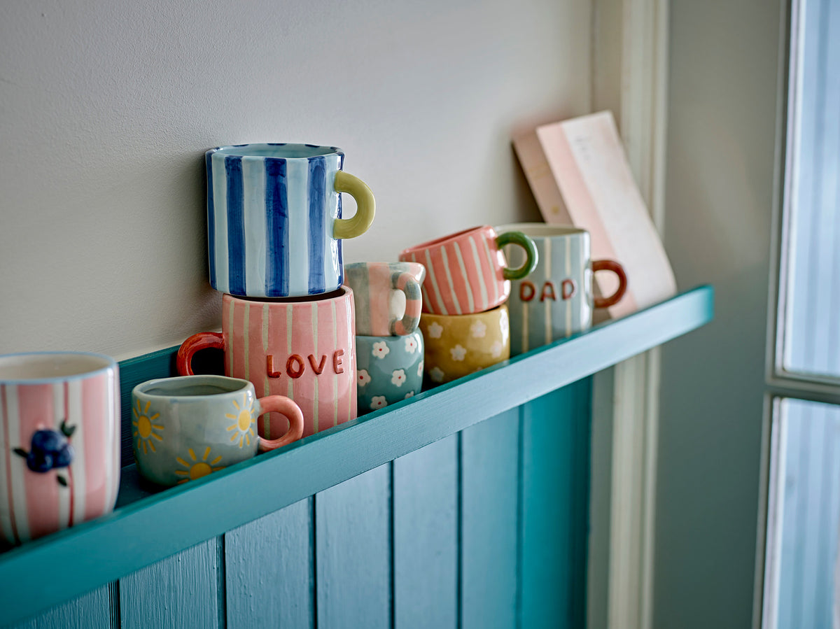 Nini Tasse, Rose, Steingut in Rose präsentiert im Onlineshop von KAQTU Design AG. Tasse ist von Bloomingville