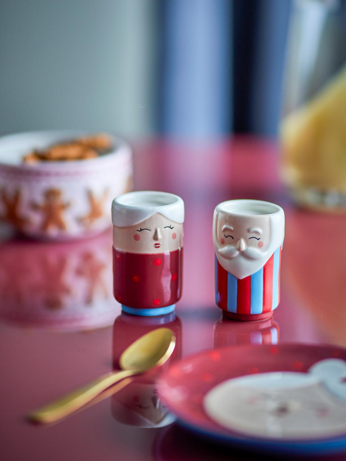 Granny Salz- und Pfefferset, Rot, Steingut in Red präsentiert im Onlineshop von KAQTU Design AG. Käsezubehör ist von Bloomingville