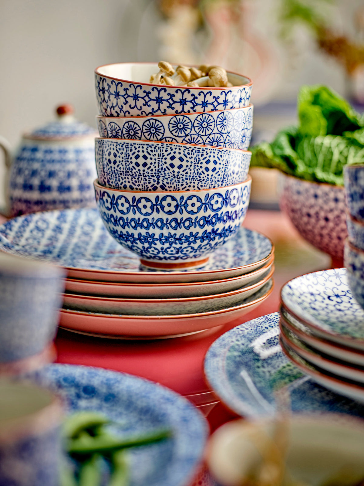 Karine Teller, Blau, Steingut in Blue präsentiert im Onlineshop von KAQTU Design AG. Teller ist von Bloomingville