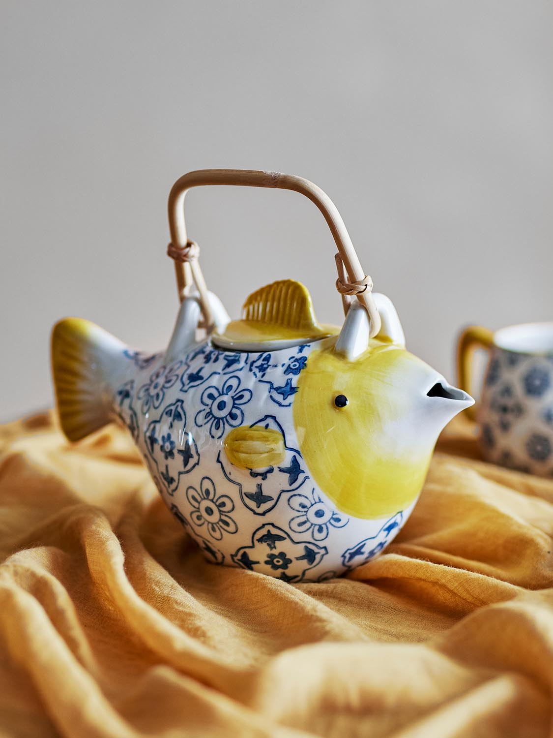 Wrenna Teekanne mit Teesieb, Bunt, Steingut in Multi präsentiert im Onlineshop von KAQTU Design AG. Käsezubehör ist von Creative Collection