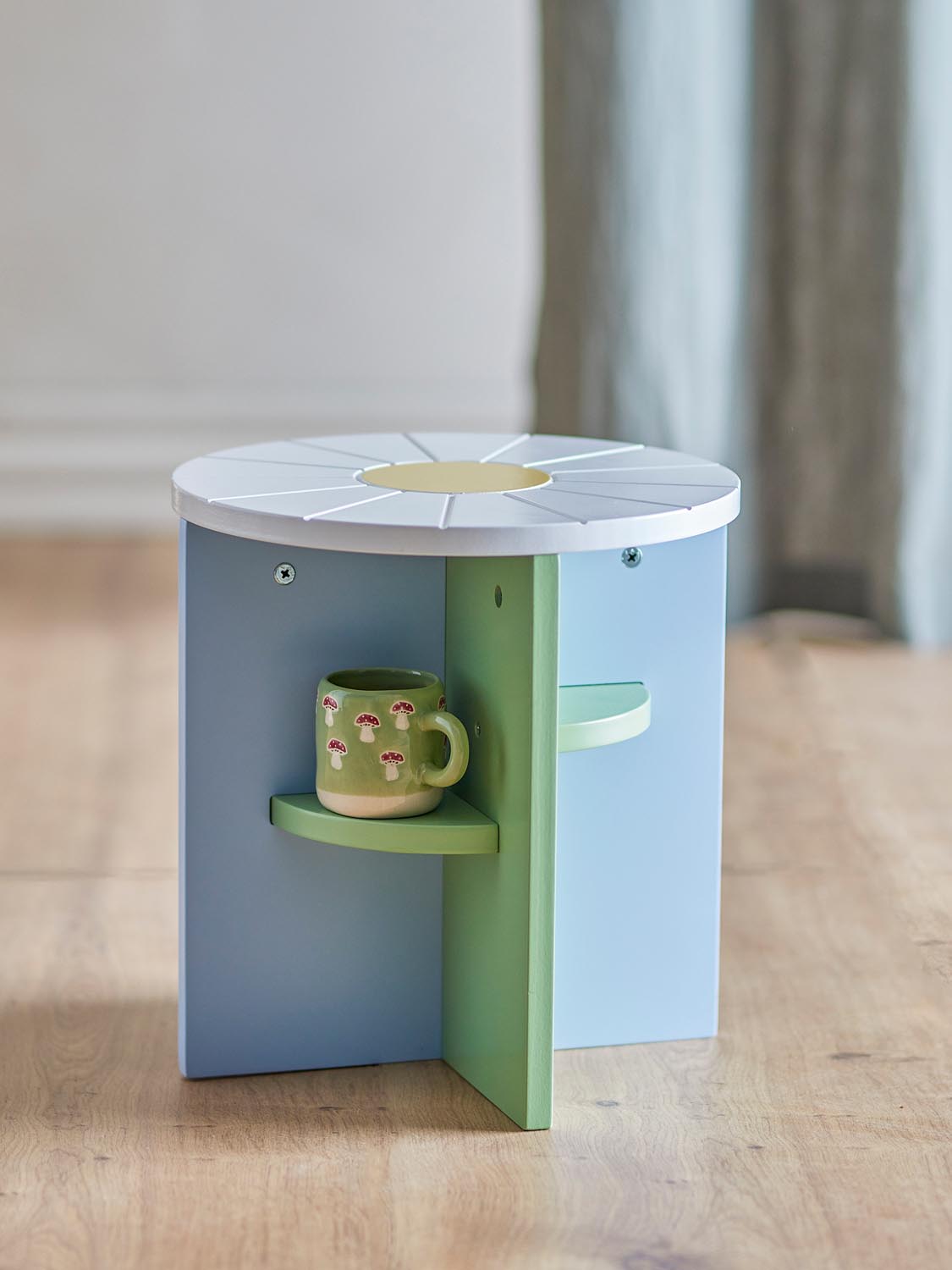 Latti Hocker, Bunt, FSC®100%, MDF in Multi präsentiert im Onlineshop von KAQTU Design AG. Hocker ist von Bloomingville Mini