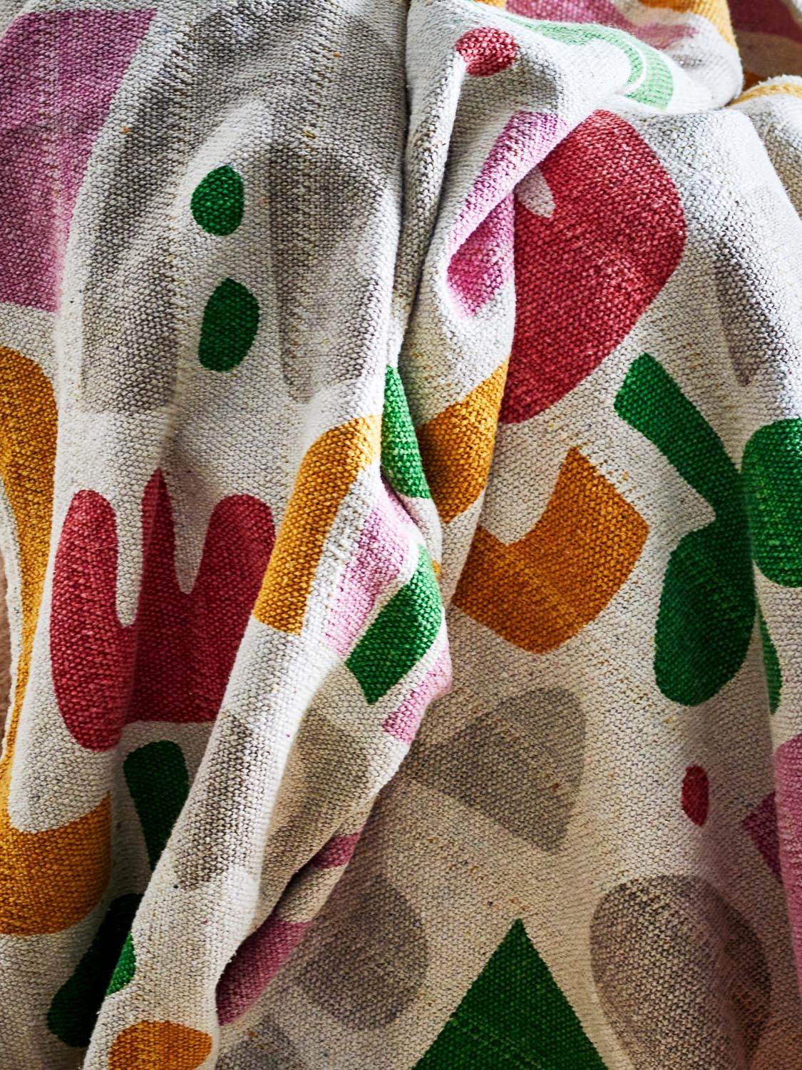 Filur Decke, Bunt, Recycelte Baumwolle in Multi präsentiert im Onlineshop von KAQTU Design AG. Bettüberwurf ist von Bloomingville Mini