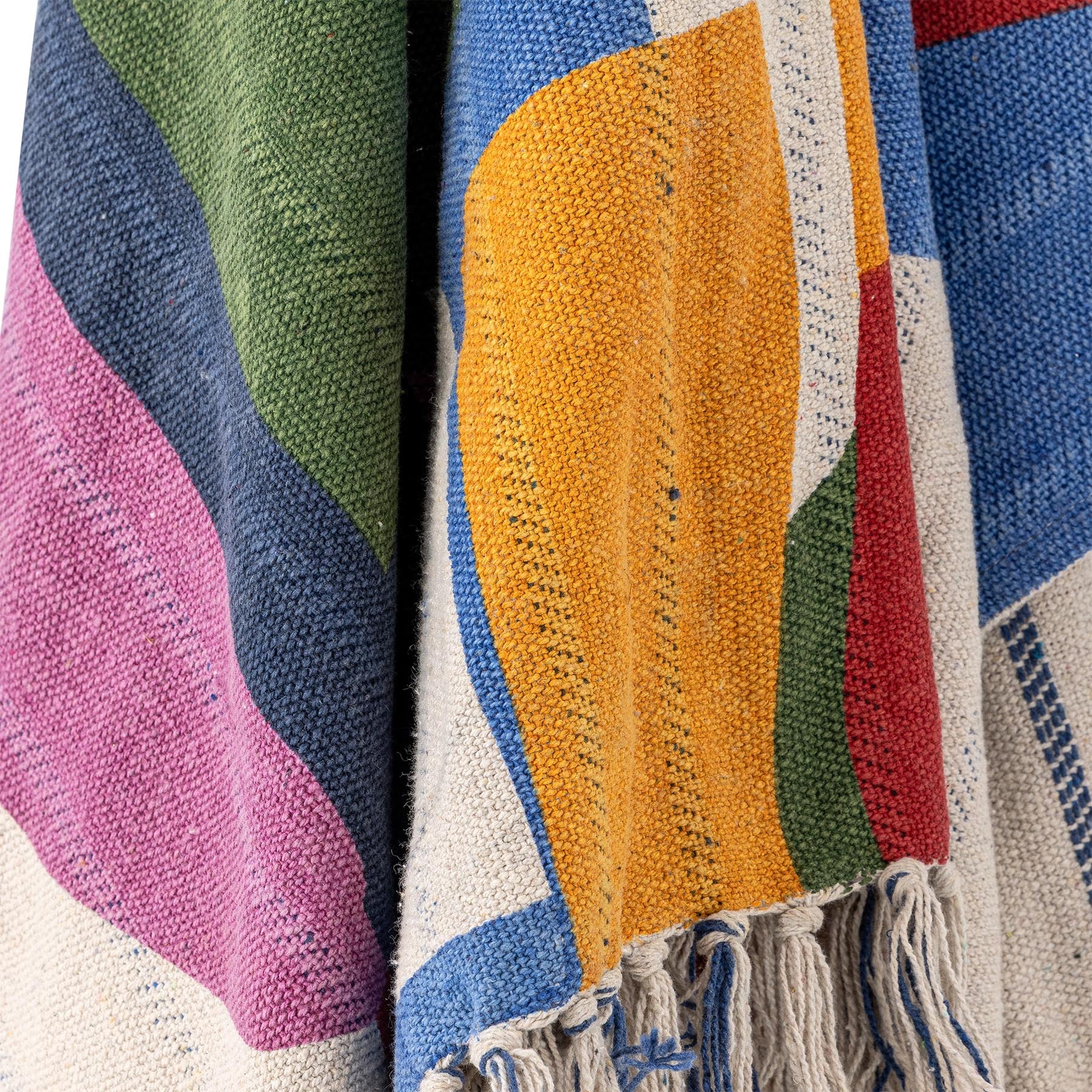 Artista Decke, Bunt, Recycelte Baumwolle in Multi präsentiert im Onlineshop von KAQTU Design AG. Bettüberwurf ist von Bloomingville
