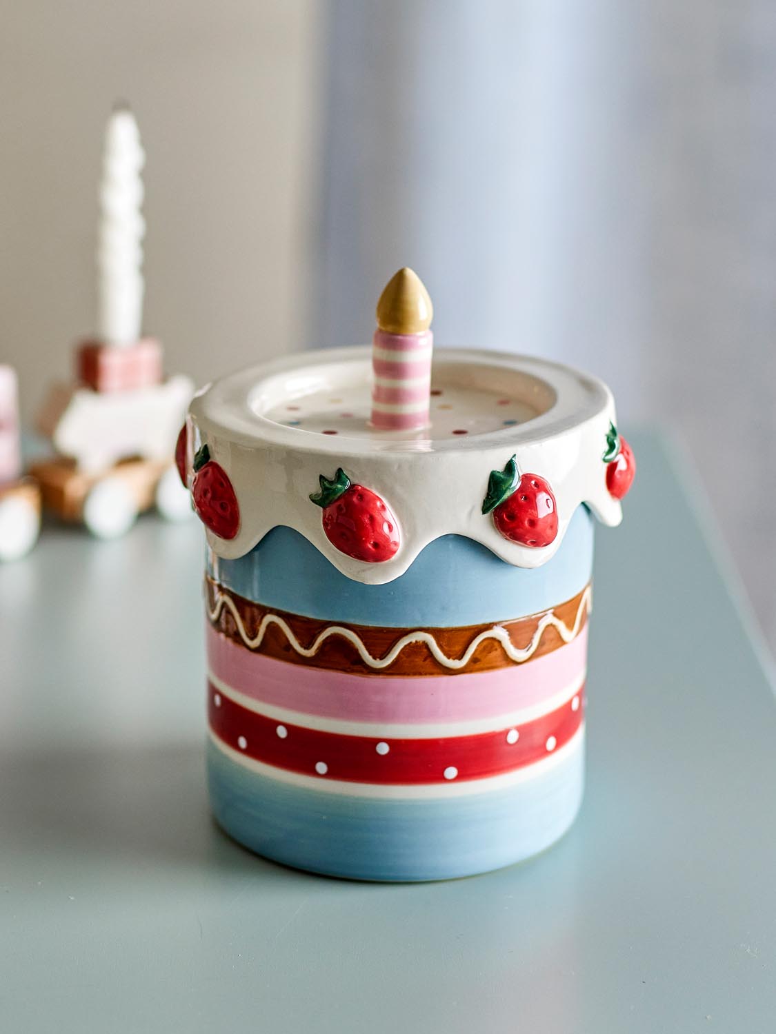 Milkya Gefäß mit Deckel, Bunt, Steingut in Multi präsentiert im Onlineshop von KAQTU Design AG. Kanne ist von Bloomingville Mini