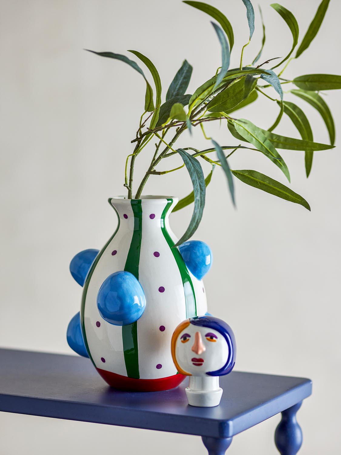Conneli Vase, Bunt, Keramik in Multi präsentiert im Onlineshop von KAQTU Design AG. Vase ist von Bloomingville