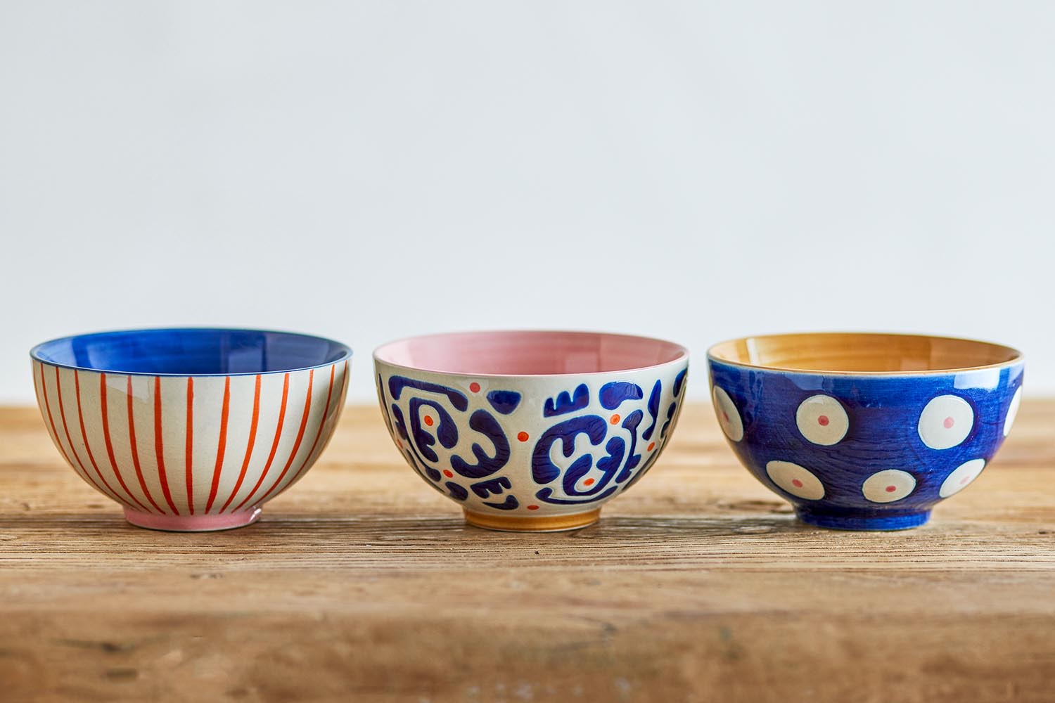 Eviaya Schale, Bunt, Steingut in Multi präsentiert im Onlineshop von KAQTU Design AG. Schale ist von Bloomingville