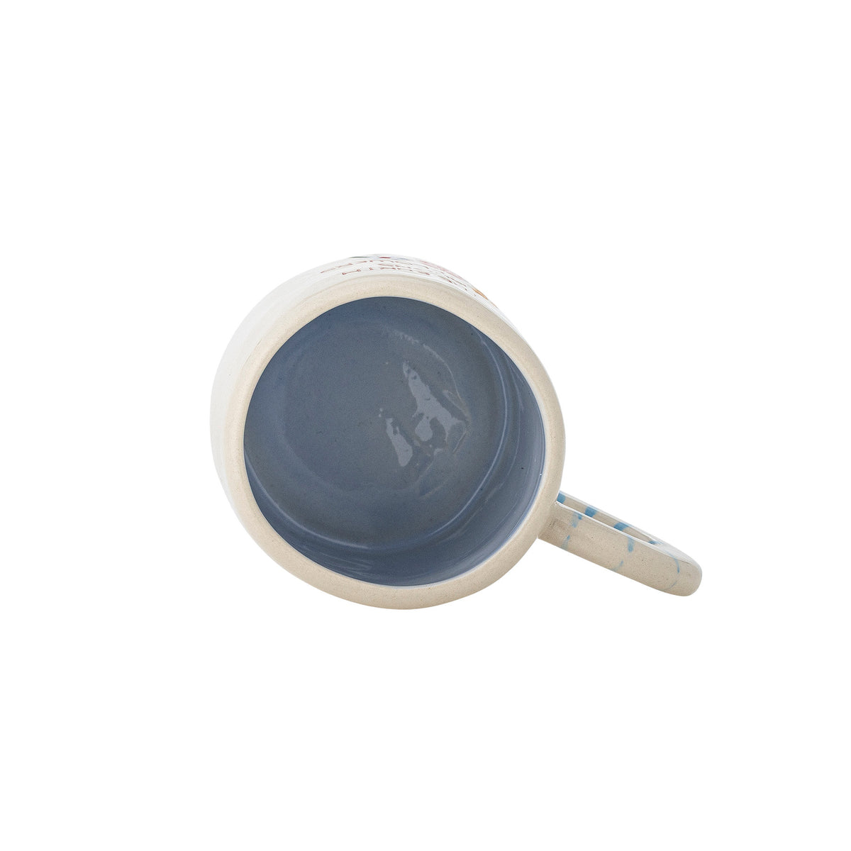 Weisse Tasse aus Steingut mit Regenbogen-Griff und Schriftzug, handbemalt, von Bloomingville Mini, Serie Cloudy, im Boho-Chic-Stil