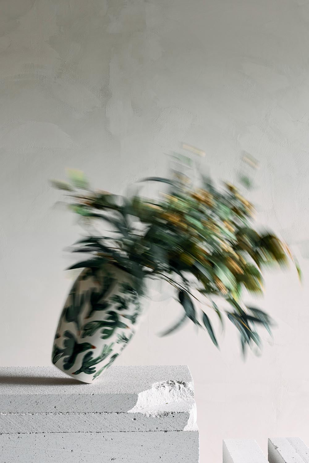 Birdliva Vase, Bunt, Steingut in Multi präsentiert im Onlineshop von KAQTU Design AG. Vase ist von Bloomingville