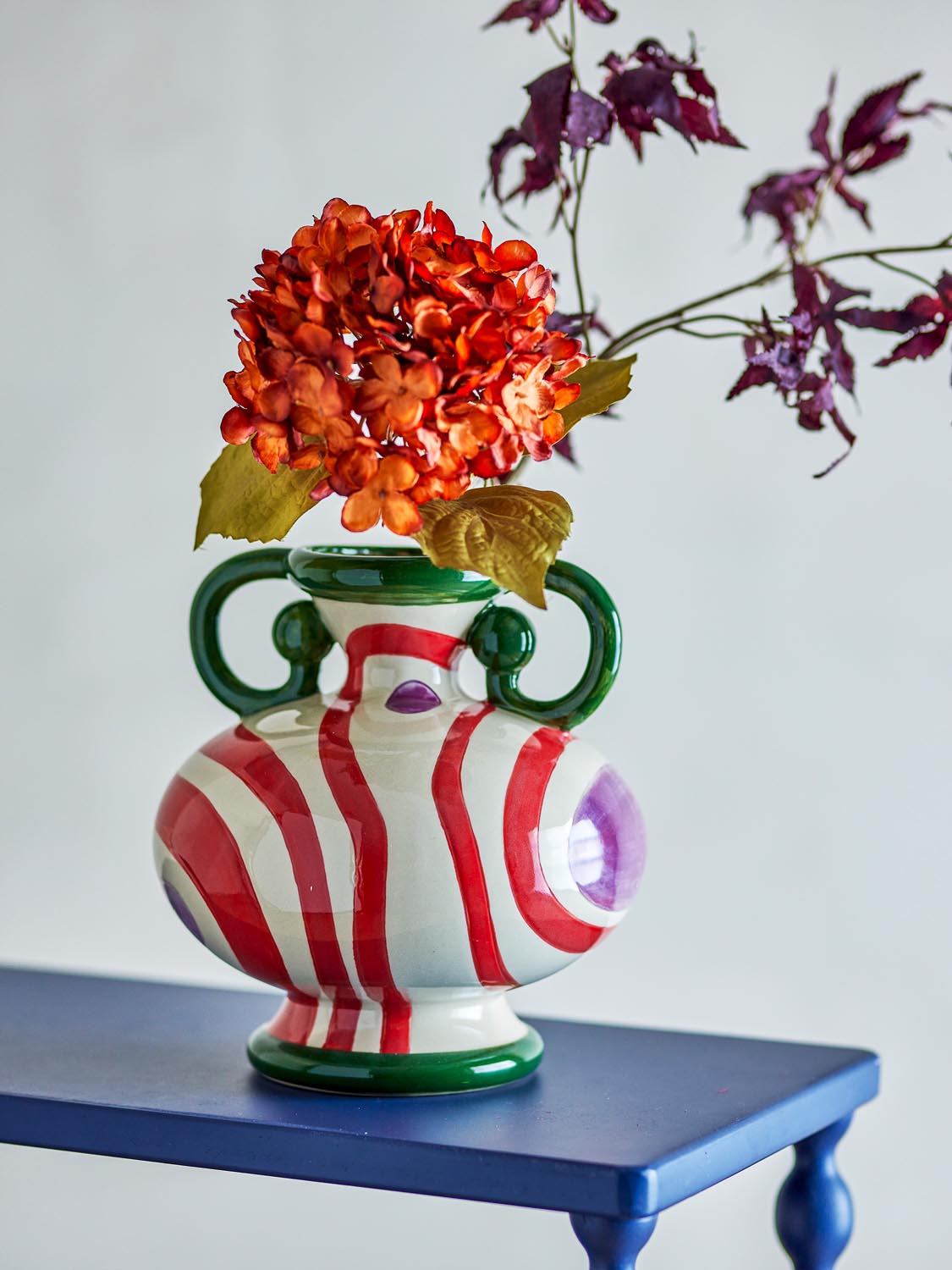 Betiva Vase, Bunt, Steingut in Multi präsentiert im Onlineshop von KAQTU Design AG. Vase ist von Bloomingville