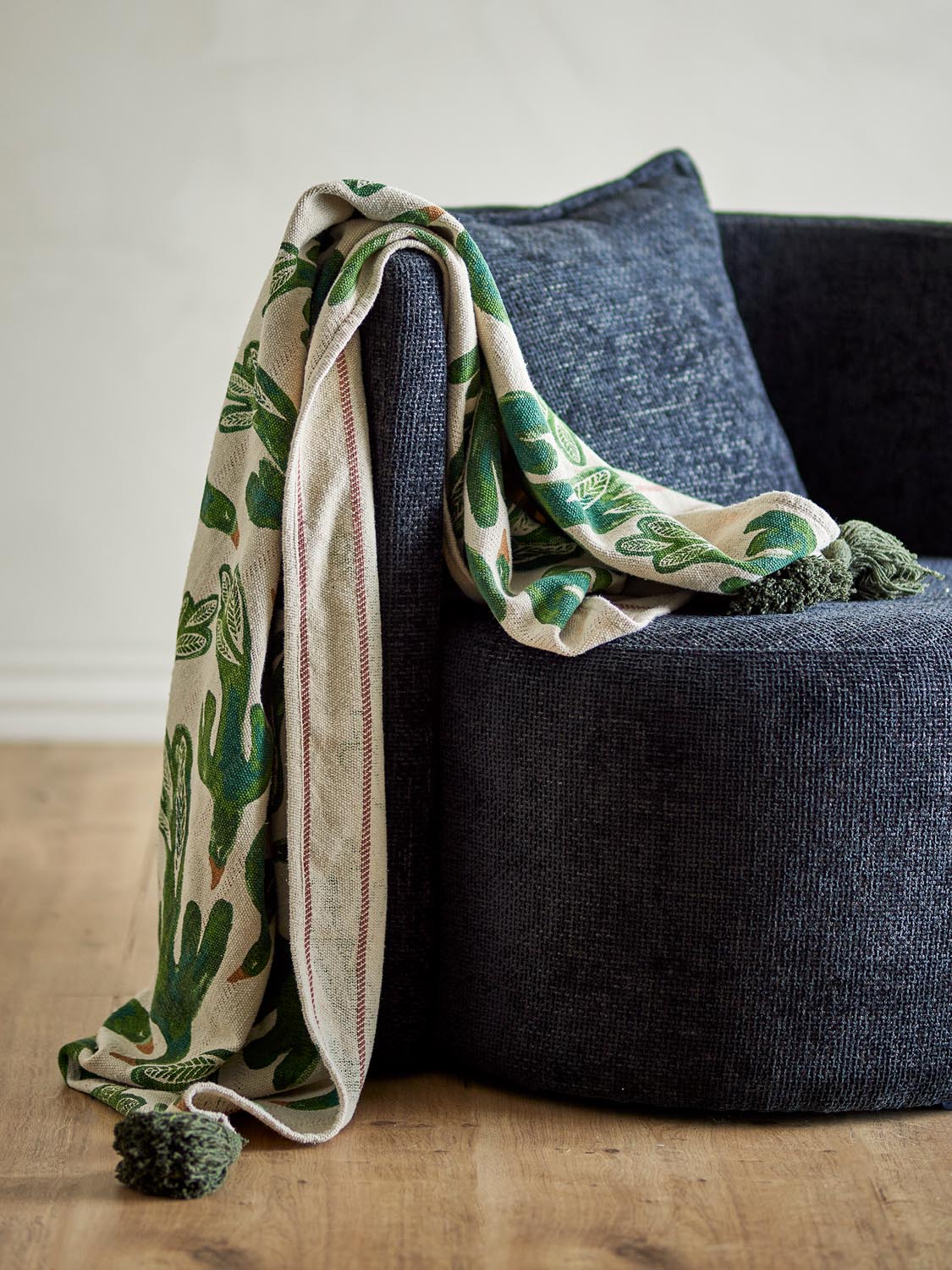 Birdliva Decke, Bunt, Recycelte Baumwolle in Multi präsentiert im Onlineshop von KAQTU Design AG. Bettüberwurf ist von Bloomingville
