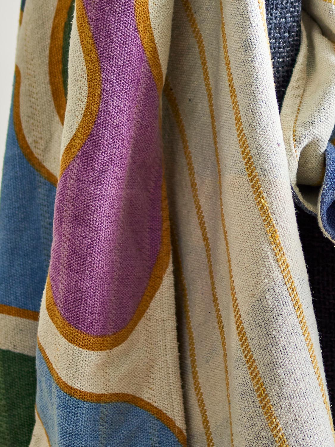 Salacia Decke, Bunt, Recycelte Baumwolle in Multi präsentiert im Onlineshop von KAQTU Design AG. Bettüberwurf ist von Bloomingville
