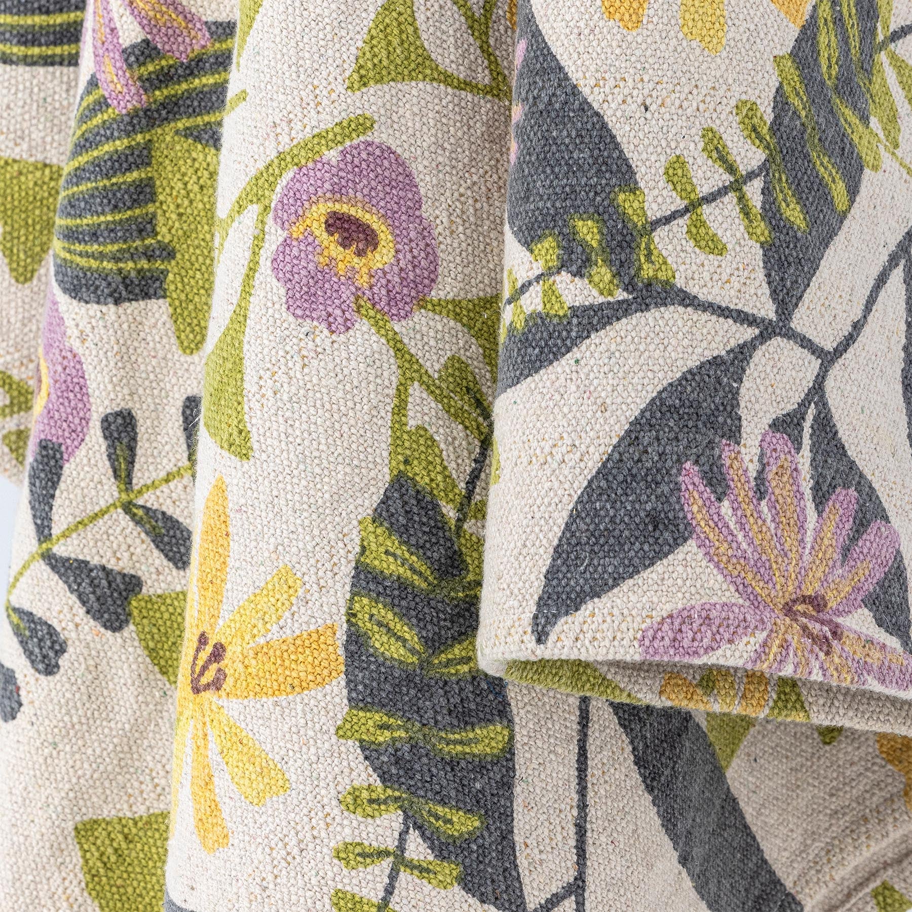 Camelie Decke, Bunt, Recycelte Baumwolle in Multi präsentiert im Onlineshop von KAQTU Design AG. Bettüberwurf ist von Creative Collection