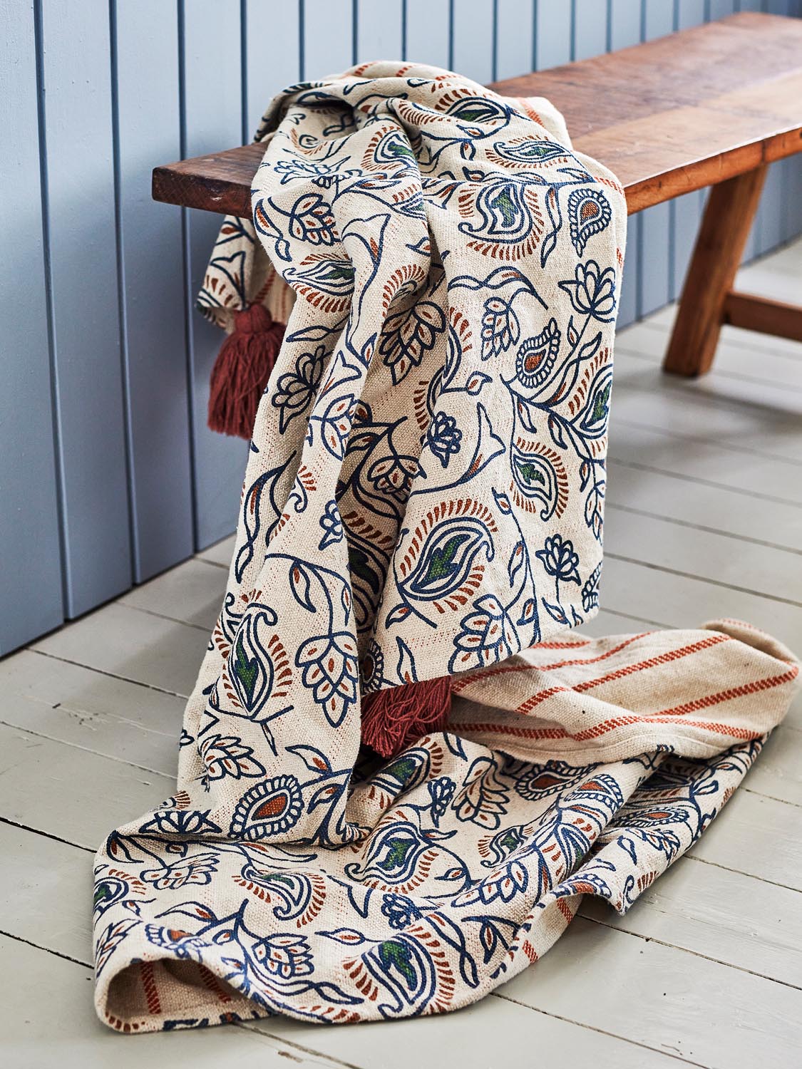 Paisley Decke, Bunt, Recycelte Baumwolle in Multi präsentiert im Onlineshop von KAQTU Design AG. Bettüberwurf ist von Creative Collection