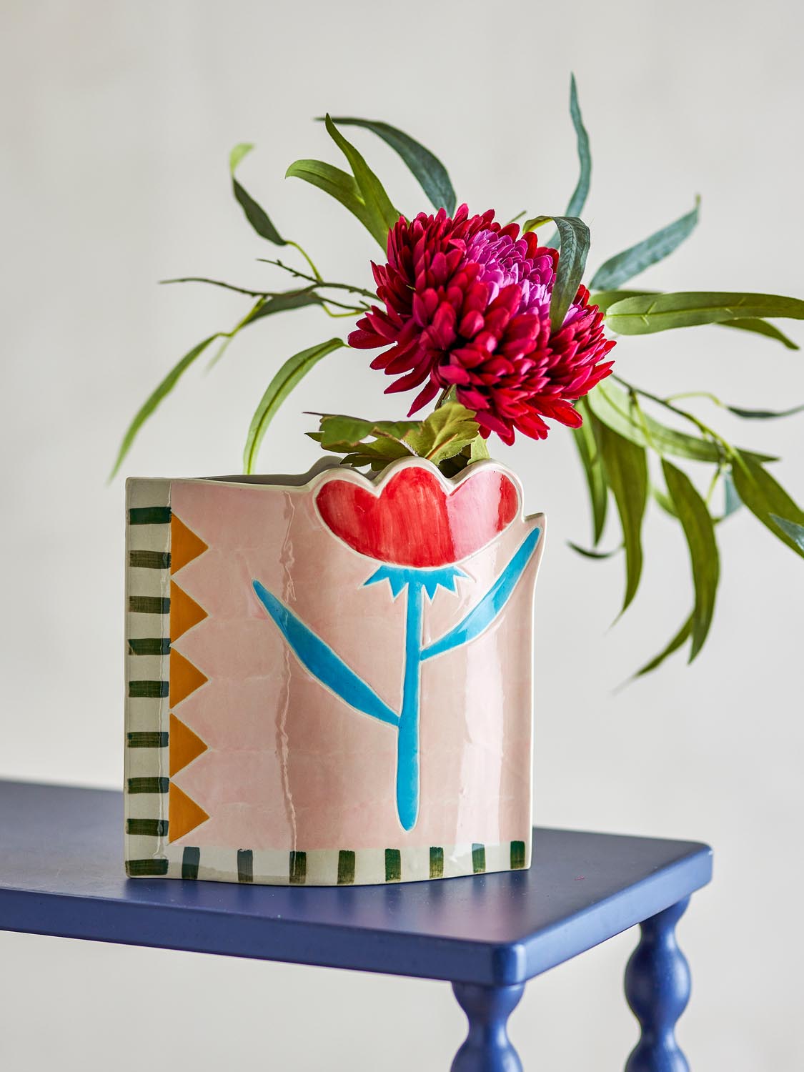 Vinia Vase, Bunt, Steingut in Multi präsentiert im Onlineshop von KAQTU Design AG. Vase ist von Bloomingville
