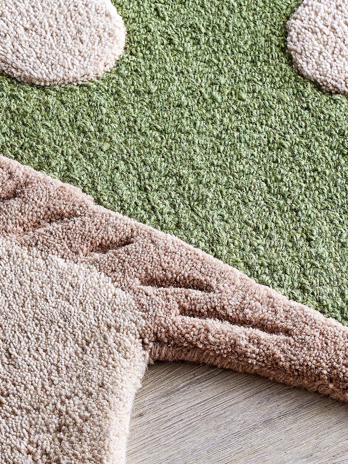 Mushroom Teppich, Grün, Wolle in Green präsentiert im Onlineshop von KAQTU Design AG. Teppich ist von Bloomingville Mini