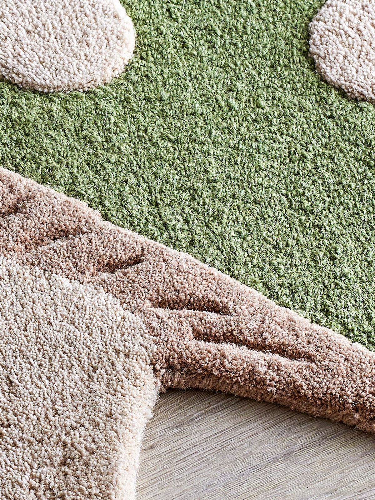 Mushroom Teppich, Grün, Wolle in Green präsentiert im Onlineshop von KAQTU Design AG. Teppich ist von Bloomingville Mini