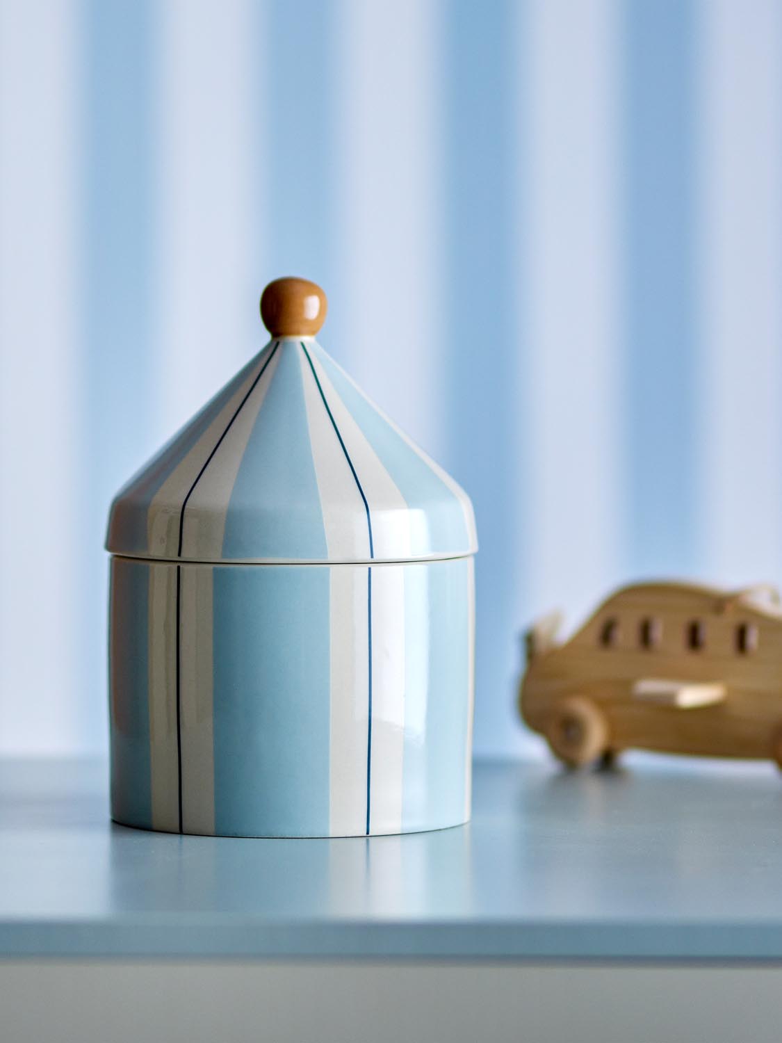Cimmi Gefäß mit Deckel, Blau, Steingut in Blue präsentiert im Onlineshop von KAQTU Design AG. Kanne ist von Bloomingville Mini