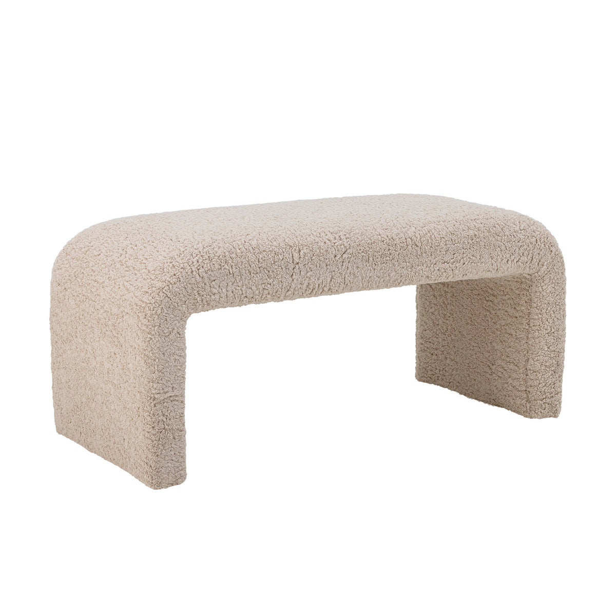 Weisse Sitzbank Bobbie von Bloomingville mit weicher Teddyfleece-Oberfläche, organisch geformt, Beine in Offwhite, Material Polyester und Holz
