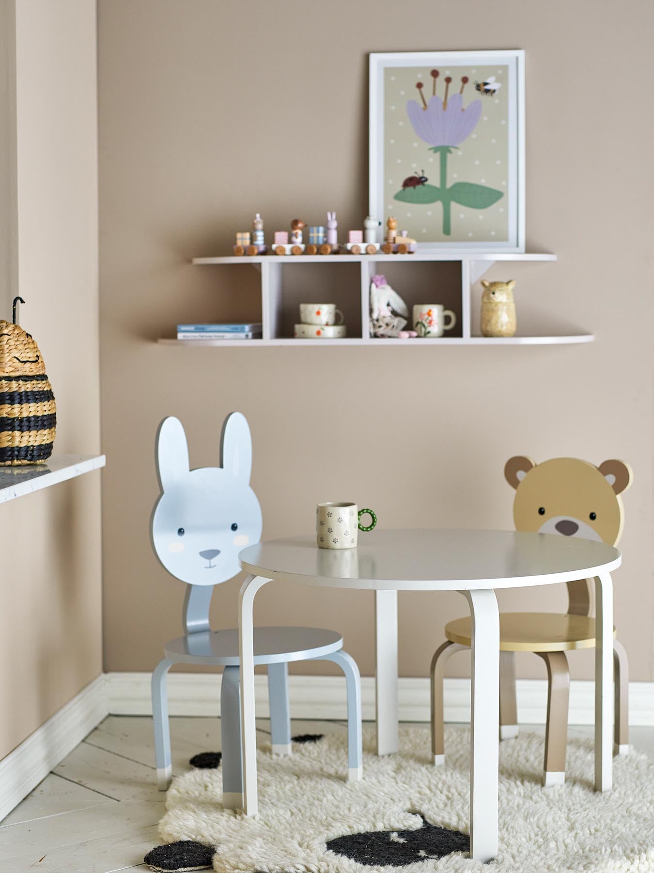 Marle Tisch, Natur, MDF in Natur präsentiert im Onlineshop von KAQTU Design AG. Esstisch ist von Bloomingville Mini