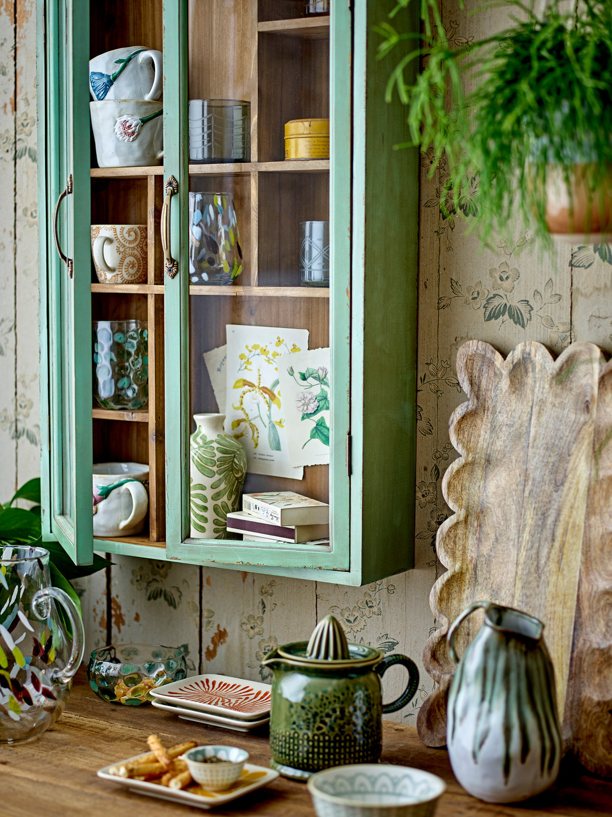 Hazem Kabinett, Grün, Tannenholz in Grün präsentiert im Onlineshop von KAQTU Design AG. Cabinet ist von Creative Collection