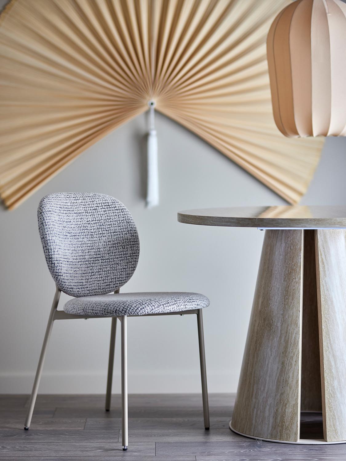 Percey Esszimmerstuhl, Natur, FSC®100% Plywood in Nature präsentiert im Onlineshop von KAQTU Design AG. Stuhl ist von Bloomingville