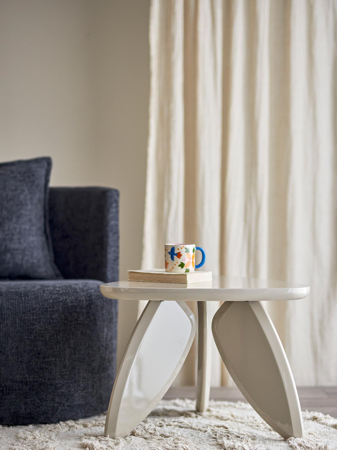Magia Couchtisch, Natur, FSC®100%, MDF in Nature präsentiert im Onlineshop von KAQTU Design AG. Beistelltisch ist von Bloomingville