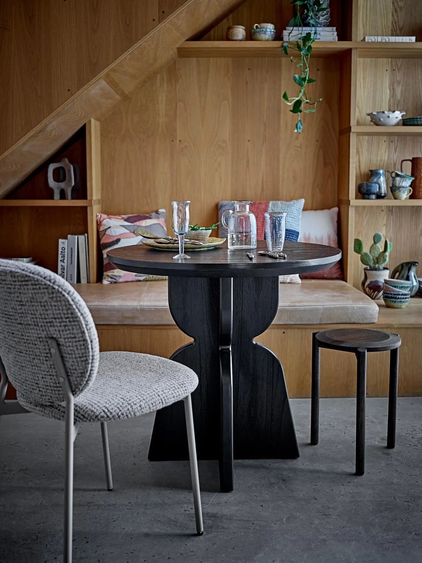 Vixen Esstisch, Schwarz, Tannenholz in Schwarz präsentiert im Onlineshop von KAQTU Design AG. Gartentisch ist von Bloomingville
