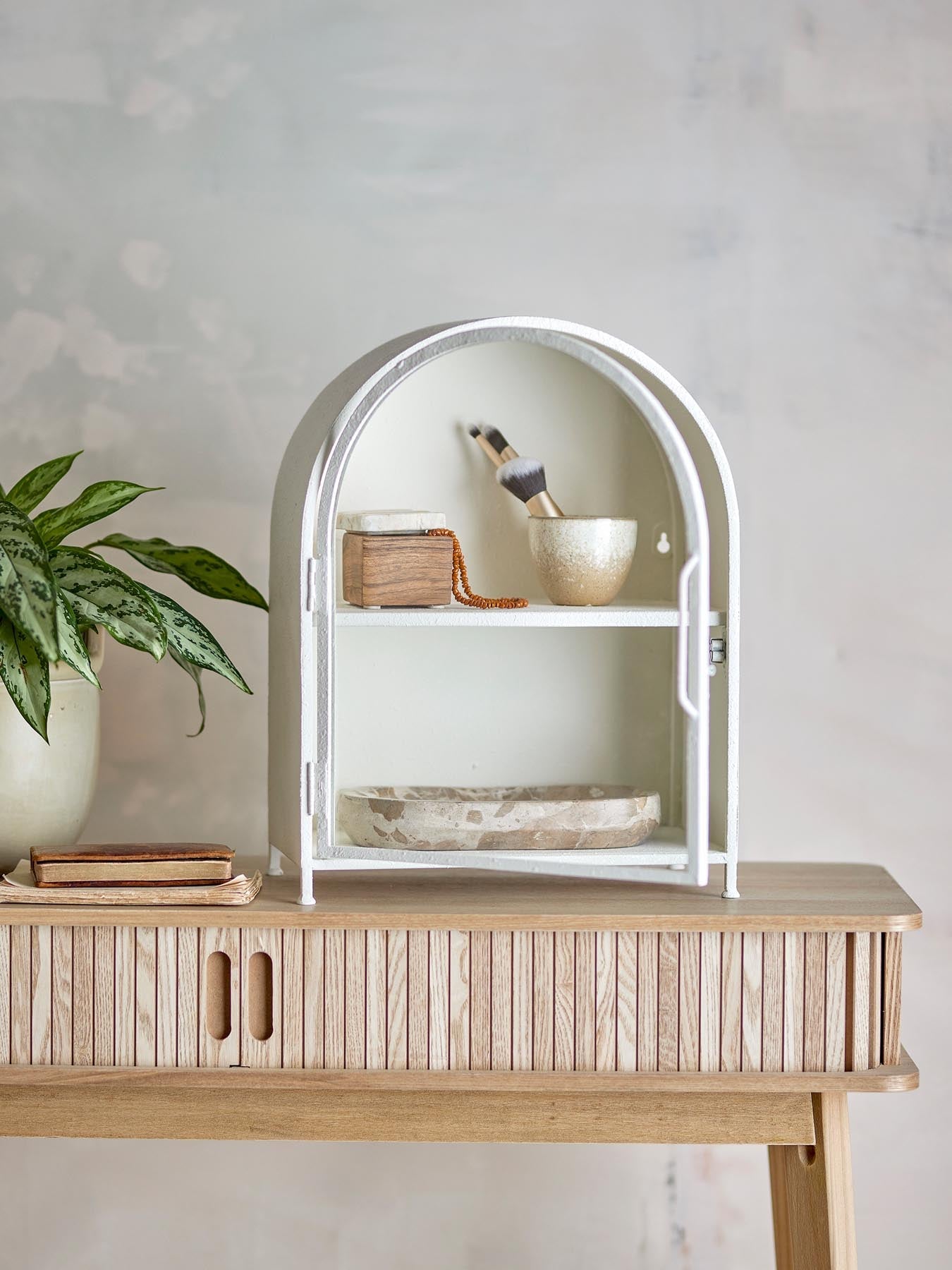 Soria Kabinett, Weiß, Metall in Weiß präsentiert im Onlineshop von KAQTU Design AG. Standregal ist von Bloomingville