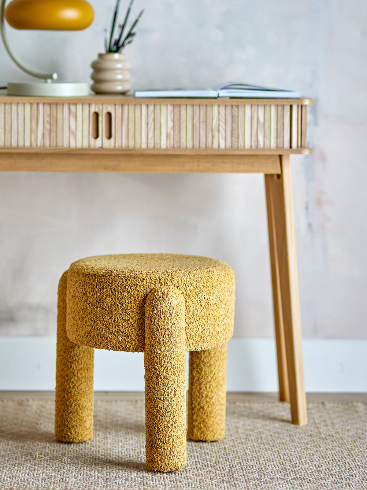 Bruno Hocker, Gelb, Polyester in Gelb präsentiert im Onlineshop von KAQTU Design AG. Hocker ist von Bloomingville