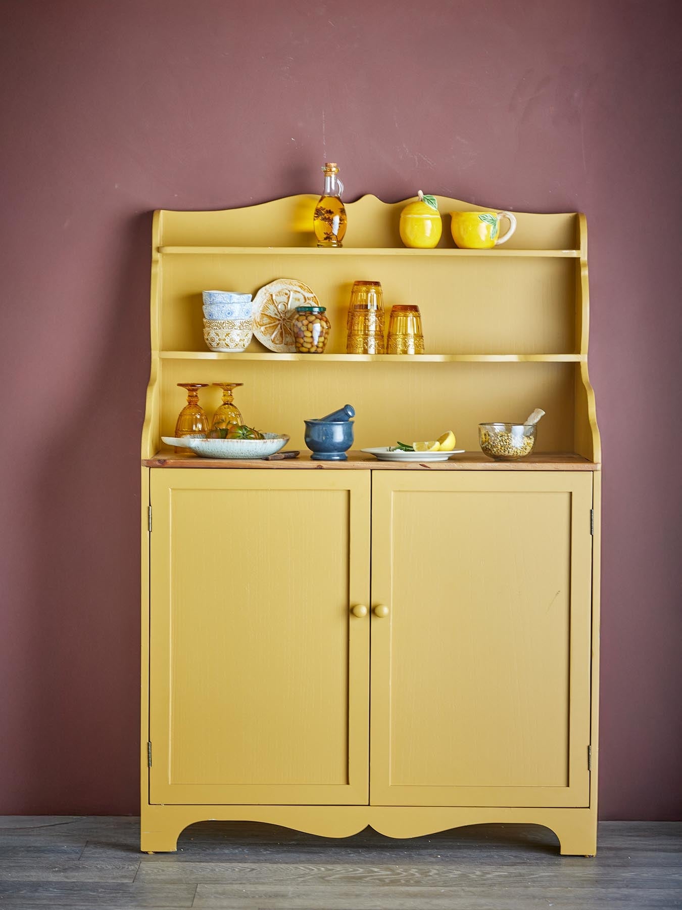 Libby Kabinett, Gelb, Kiefer in Gelb präsentiert im Onlineshop von KAQTU Design AG. Standregal ist von Creative Collection